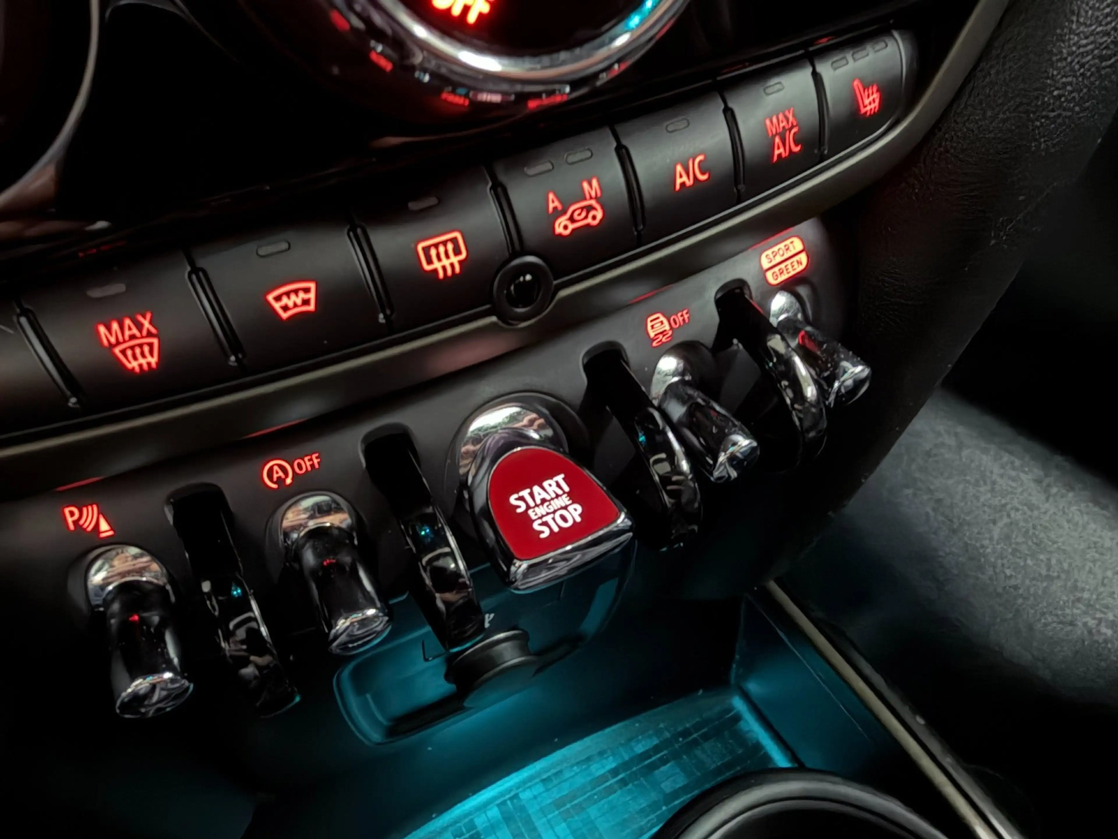 MINI Cooper Countryman 1.5 Chili PANO/LEDER/H-KARDON/NAVI/CAM/CARPLAY/ECC — photo 24