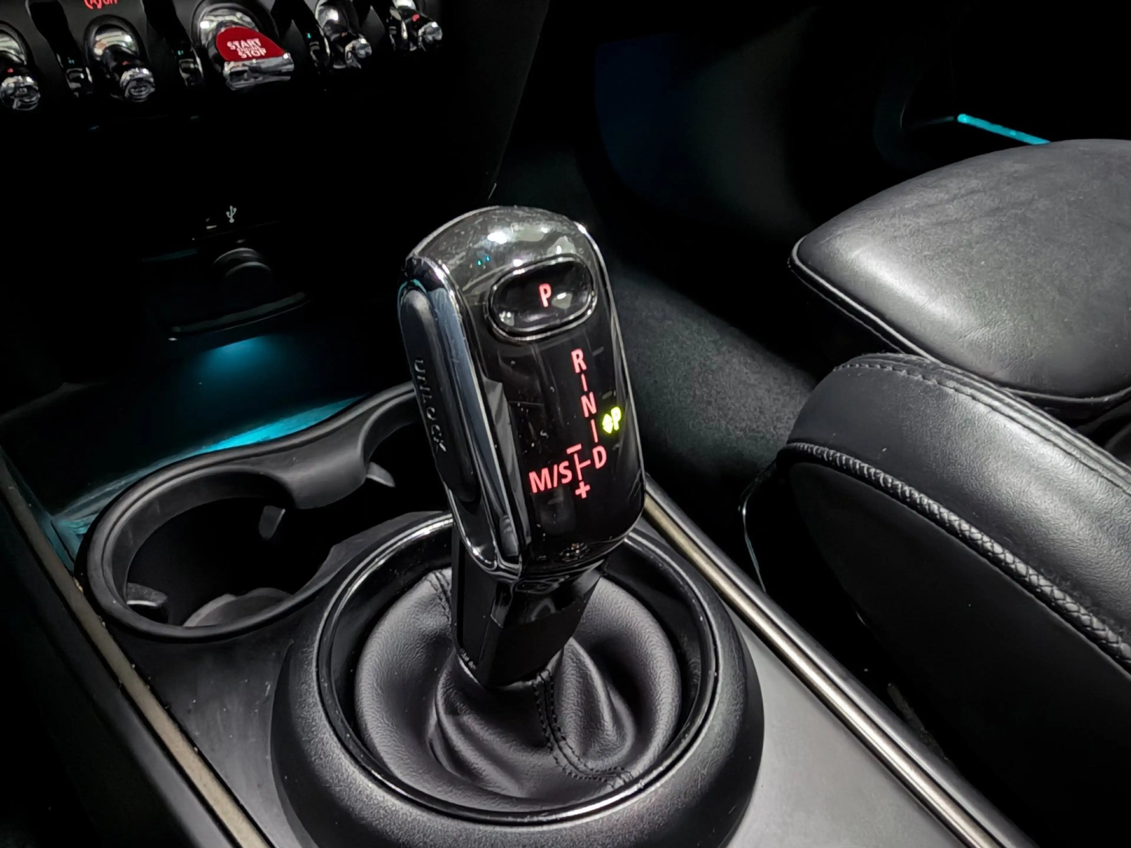 MINI Cooper Countryman 1.5 Chili PANO/LEDER/H-KARDON/NAVI/CAM/CARPLAY/ECC — photo 22