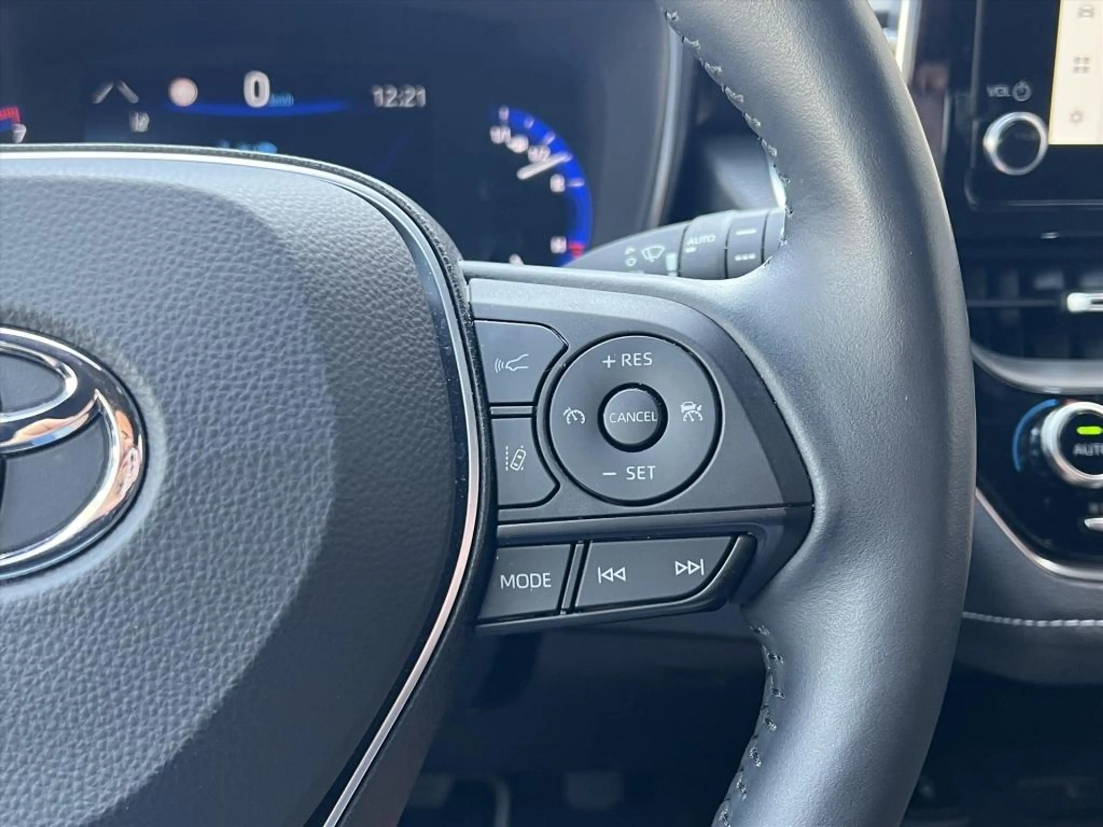 Toyota Corolla 1.8 Hybrid Style | Dodehoekherkenning, Parkeersens — photo 18