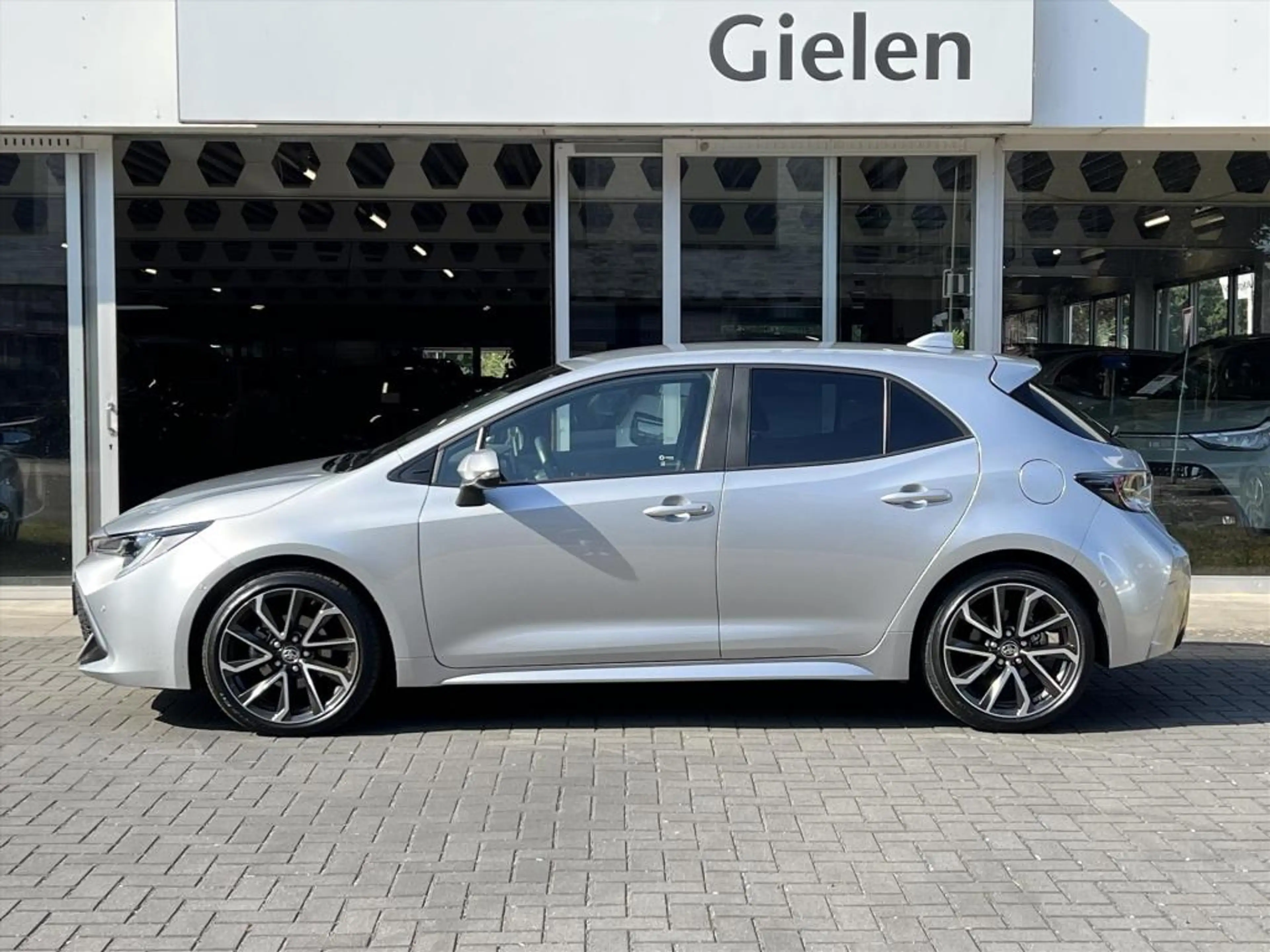 Toyota Corolla 1.8 Hybrid Style | Dodehoekherkenning, Parkeersens — photo 2