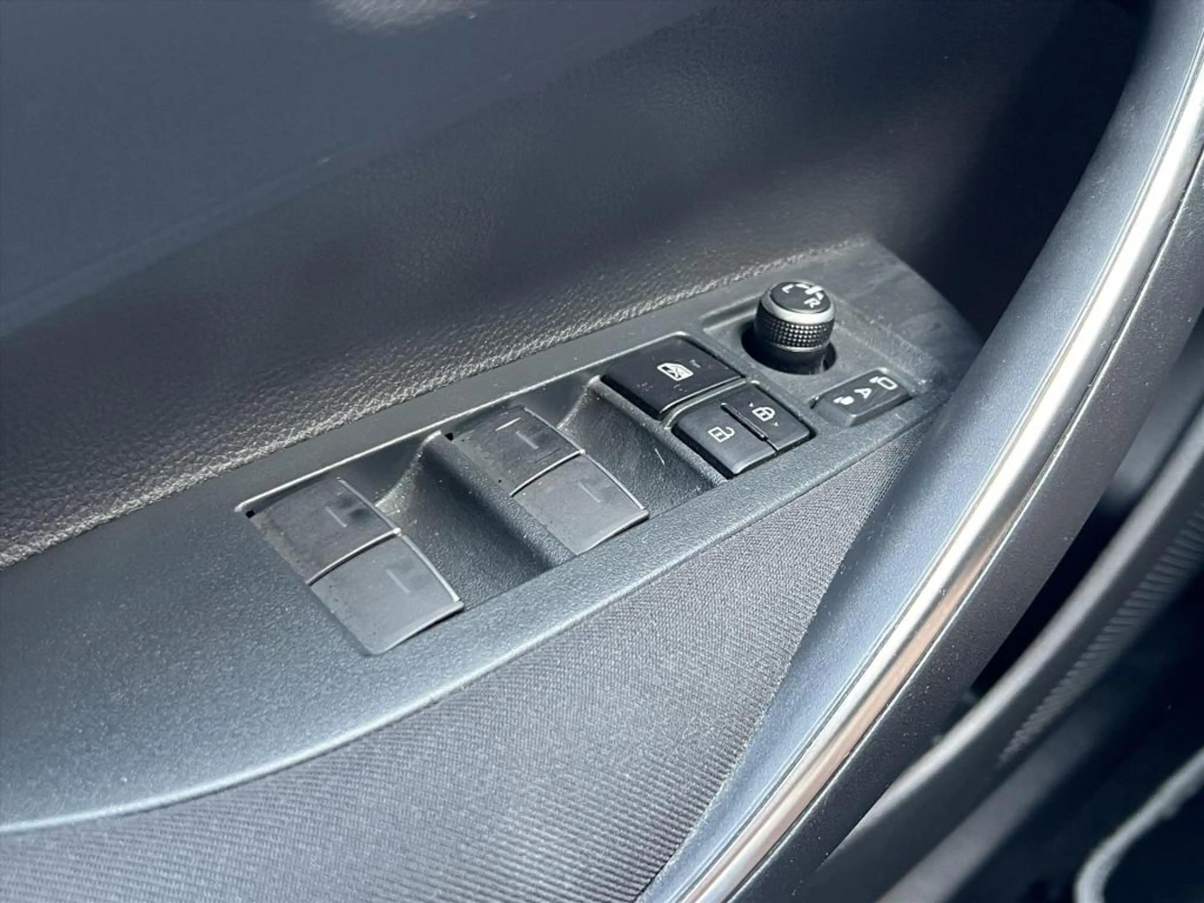 Toyota Corolla 1.8 Hybrid Style | Dodehoekherkenning, Parkeersens — photo 21