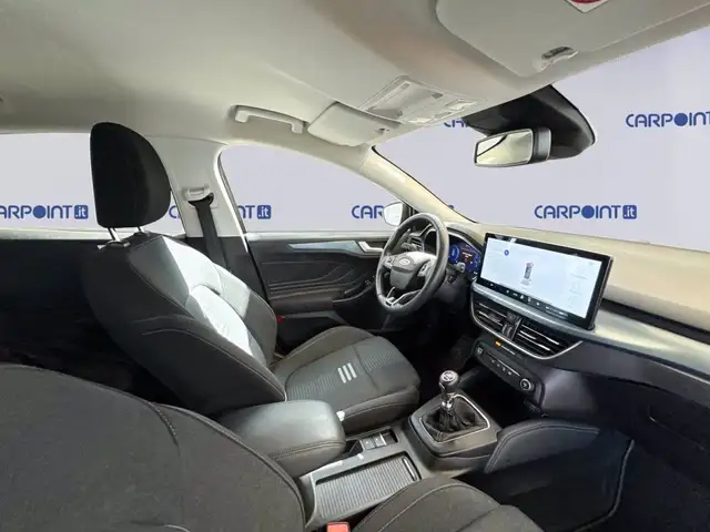 Ford Focus view 6
