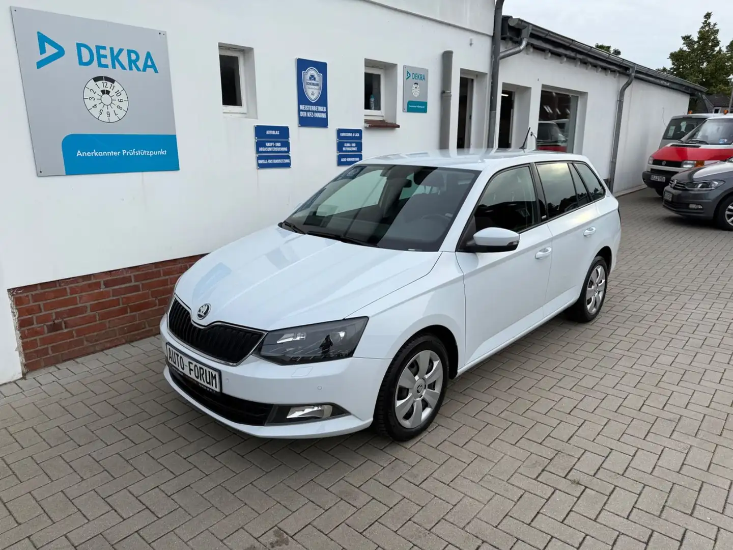 Skoda Fabia Combi 1.4 TDI Joy*SITZH*AHK* Blanc - 1
