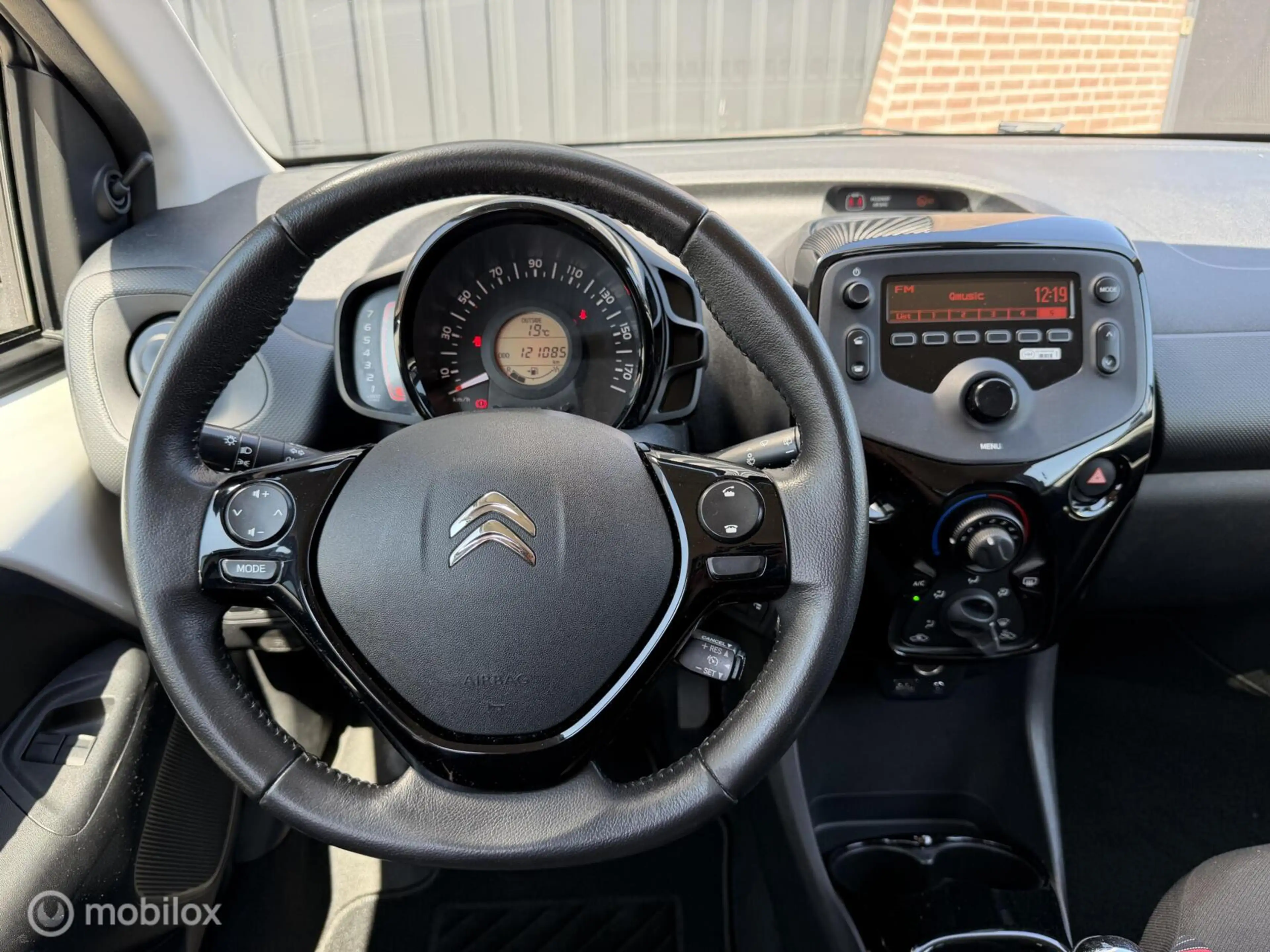 Citroen C1 1.0 VTi Feel — photo 11