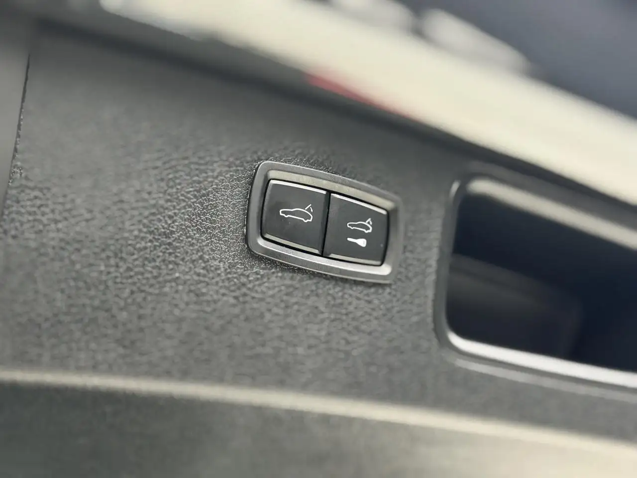 Porsche Macan photo Porsche Macan