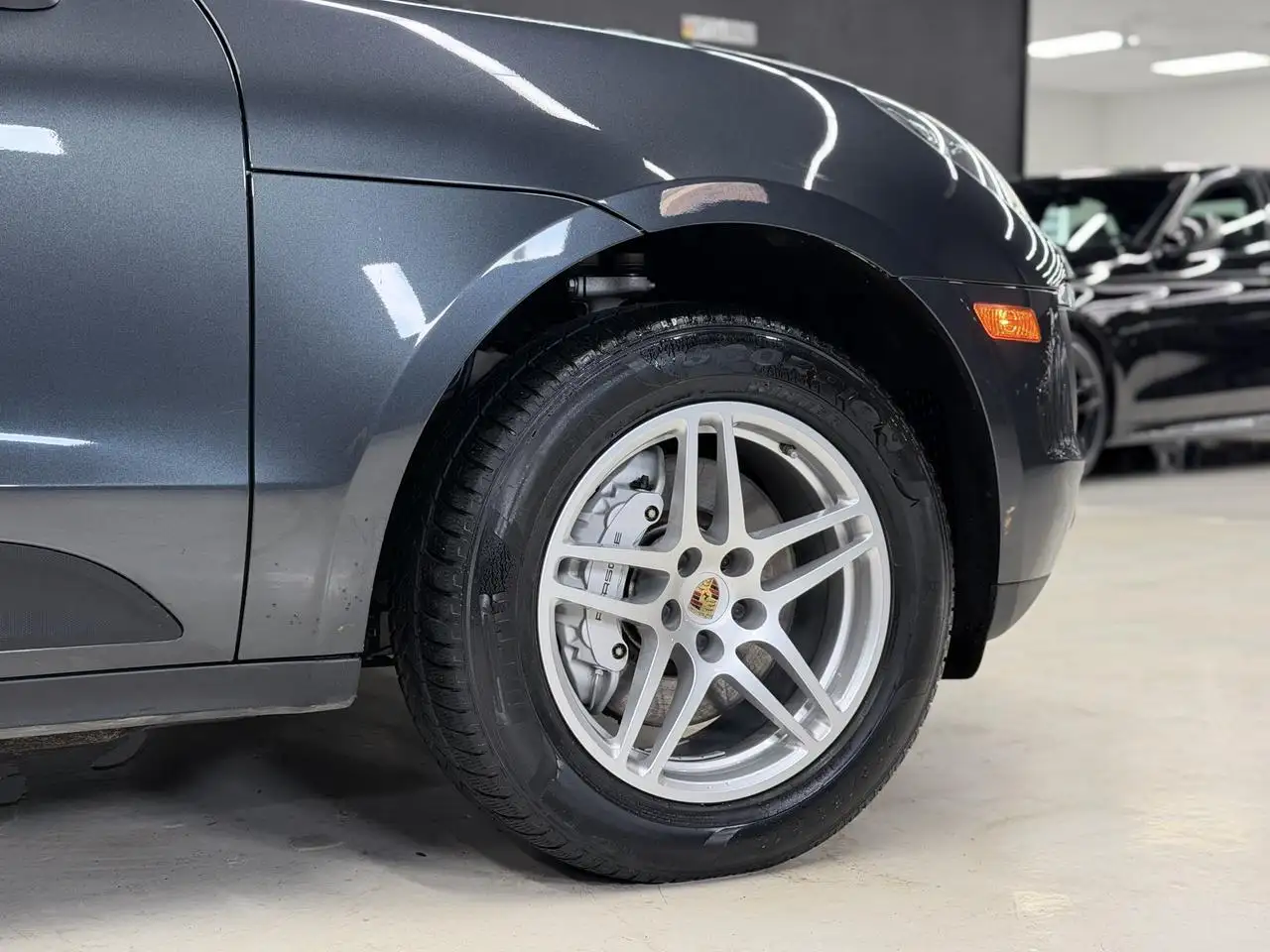 Porsche Macan photo Porsche Macan