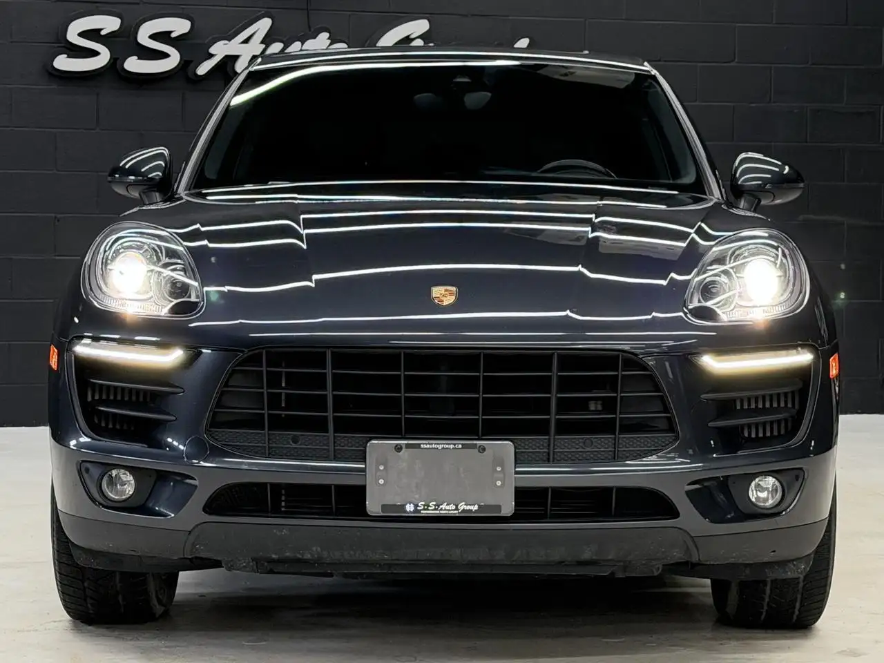 Porsche Macan photo Porsche Macan