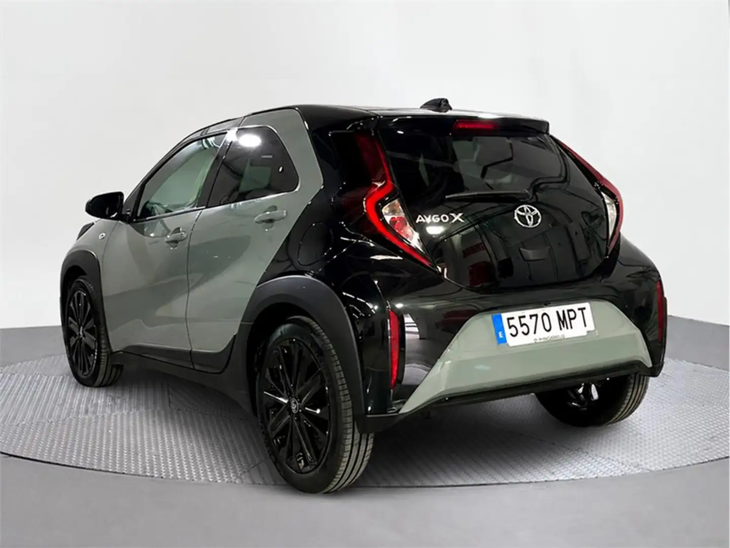 Toyota Aygo X 1.0 VVT-I 72CV Undercover CVT - 2