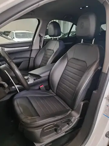 Alfa Romeo Stelvio view 8
