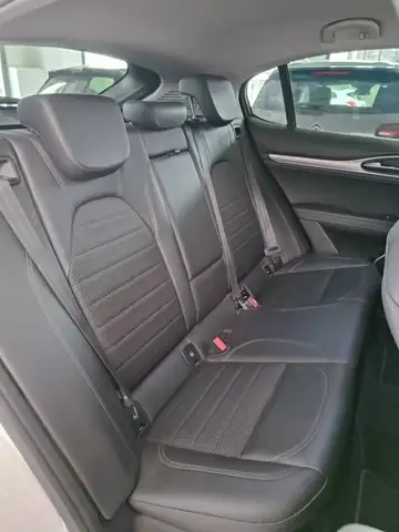 Alfa Romeo Stelvio view 11