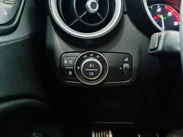 Alfa Romeo Stelvio view 15