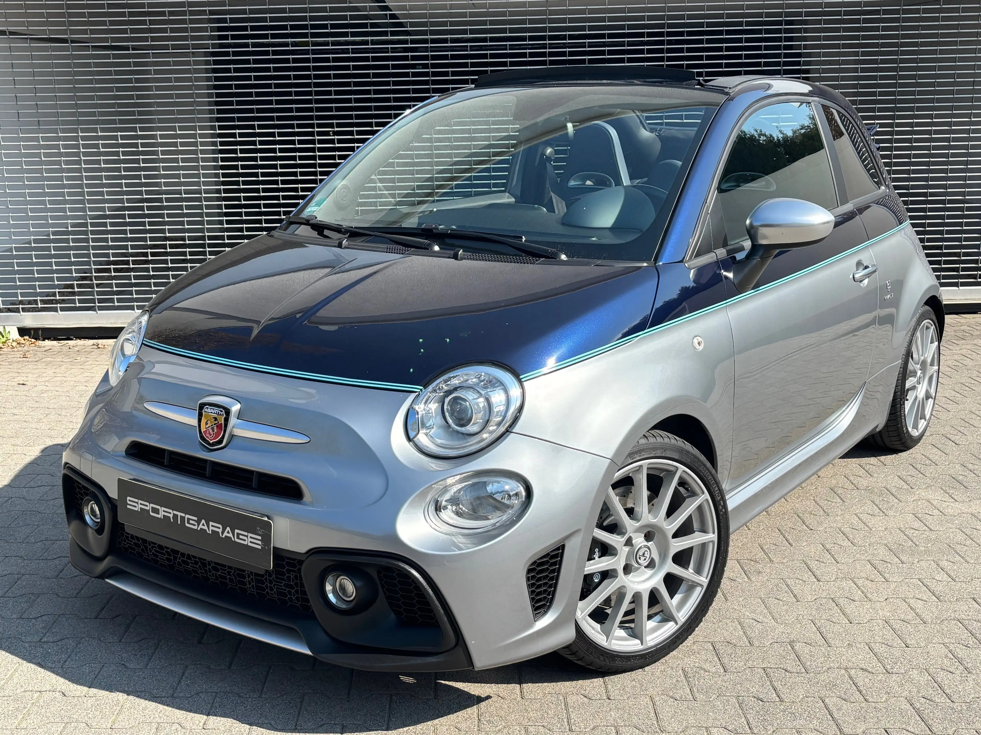 Abarth 695C Rivale 175th Anniversary Navi Akrapovic 1HD