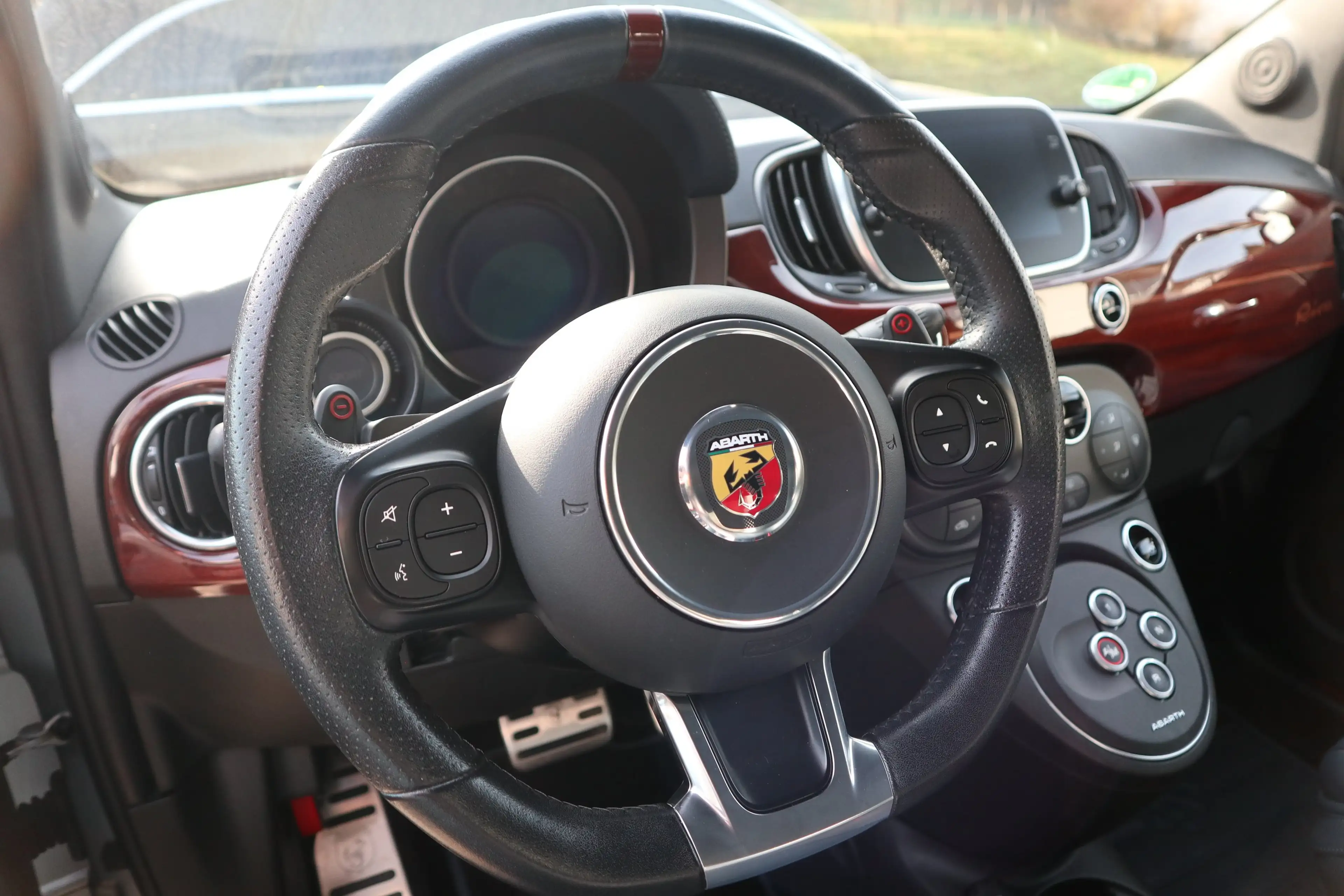 Abarth 695C Rivale 175th Anniversary Navi Akrapovic 1HD — photo 10