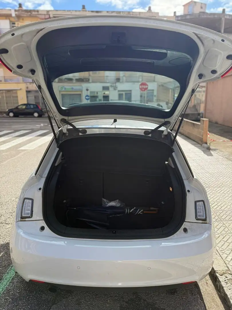 Audi A1 A1 Sportback 1.6TDI Attraction Attraction Blanco - 2