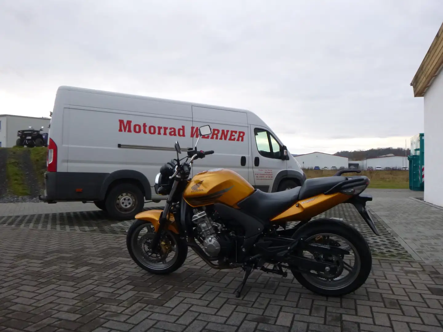 Honda CBF 600 CBF 600NA Zlatá - 1