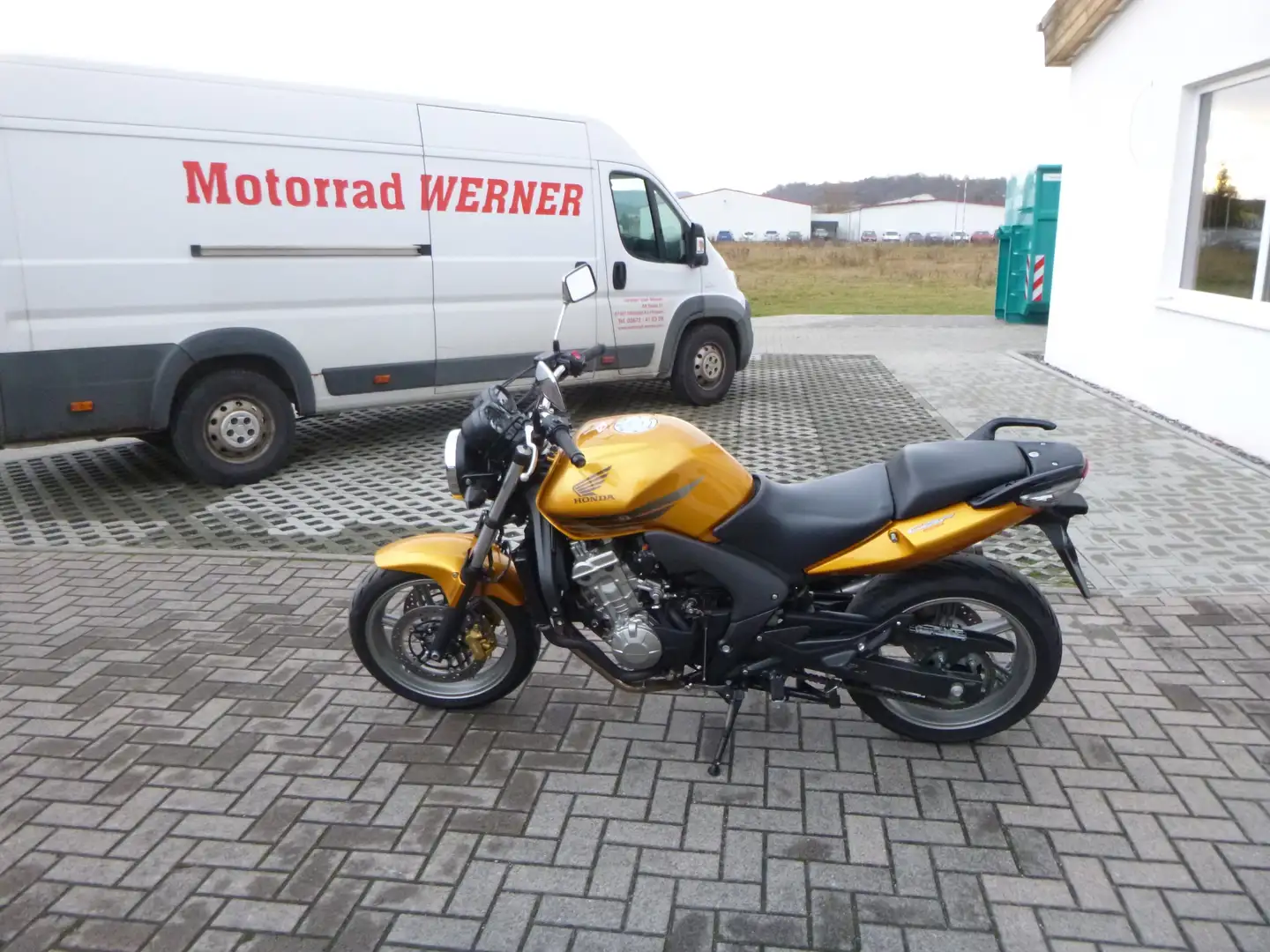 Honda CBF 600 CBF 600NA Zlatá - 2