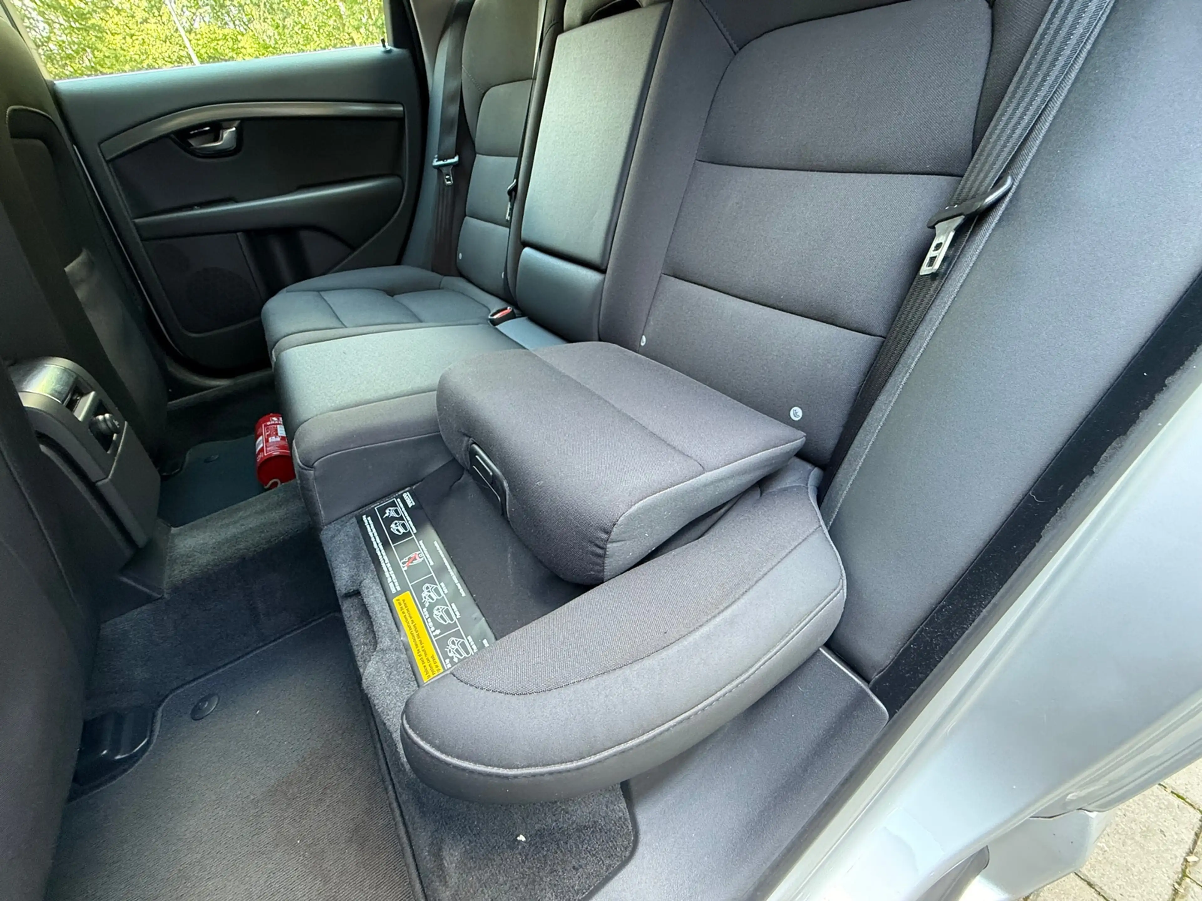 Volvo V70 2.0 D3 Classic Edition — photo 21