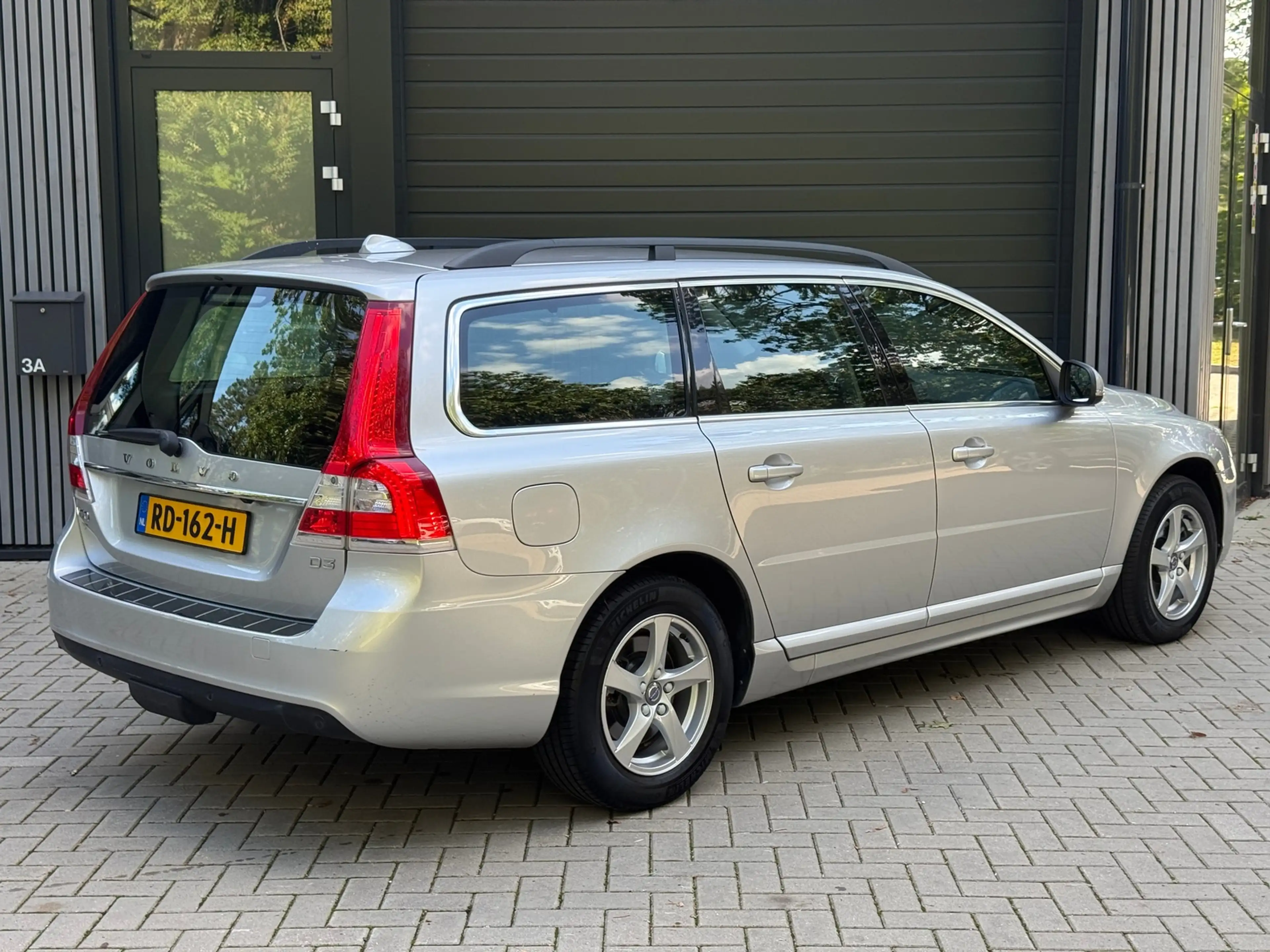 Volvo V70 2.0 D3 Classic Edition — photo 4