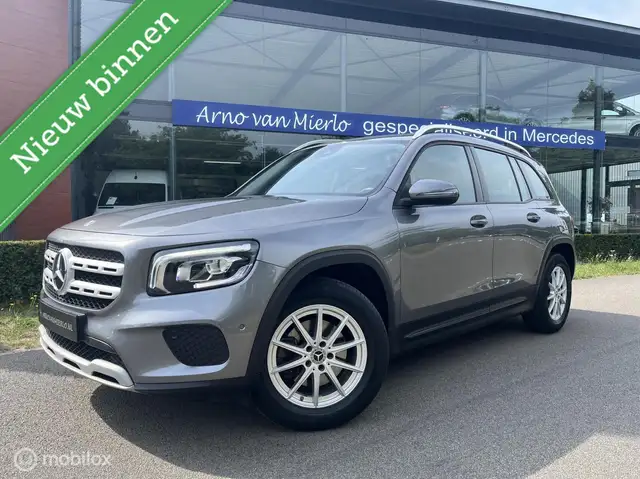 Mercedes-Benz GLB 200 Ledverlichting, stoelverwarming, half leder/stof