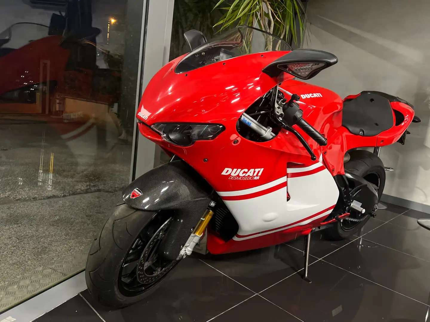 Ducati Desmosedici RR Kırmızı - 1