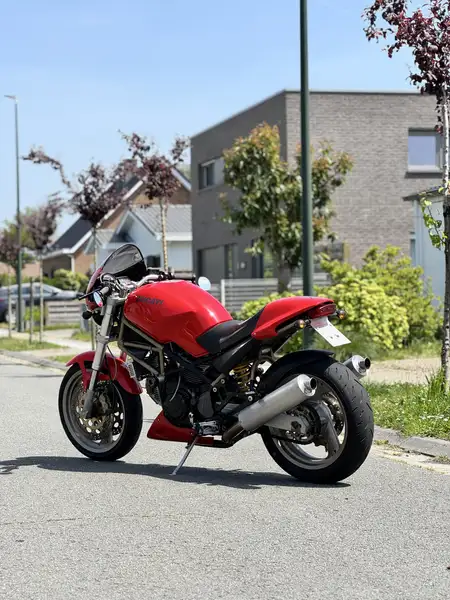 Ducati Monster 937 - foto 2