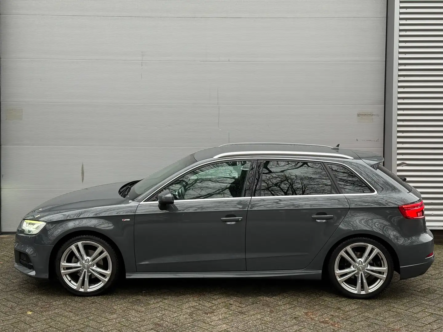 Audi A3 Sportback 30 TFSI Sport S Line Edition l Virtual l Gris - 2