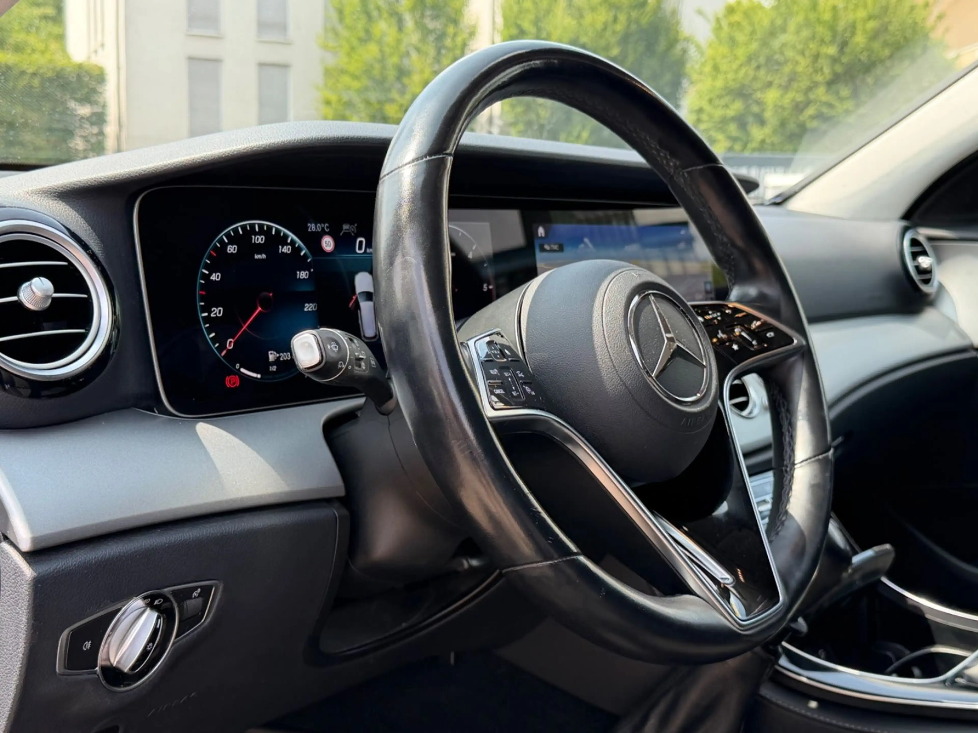 Mercedes-Benz E 400 E T-Modell E 400 d 4Matic — photo 11