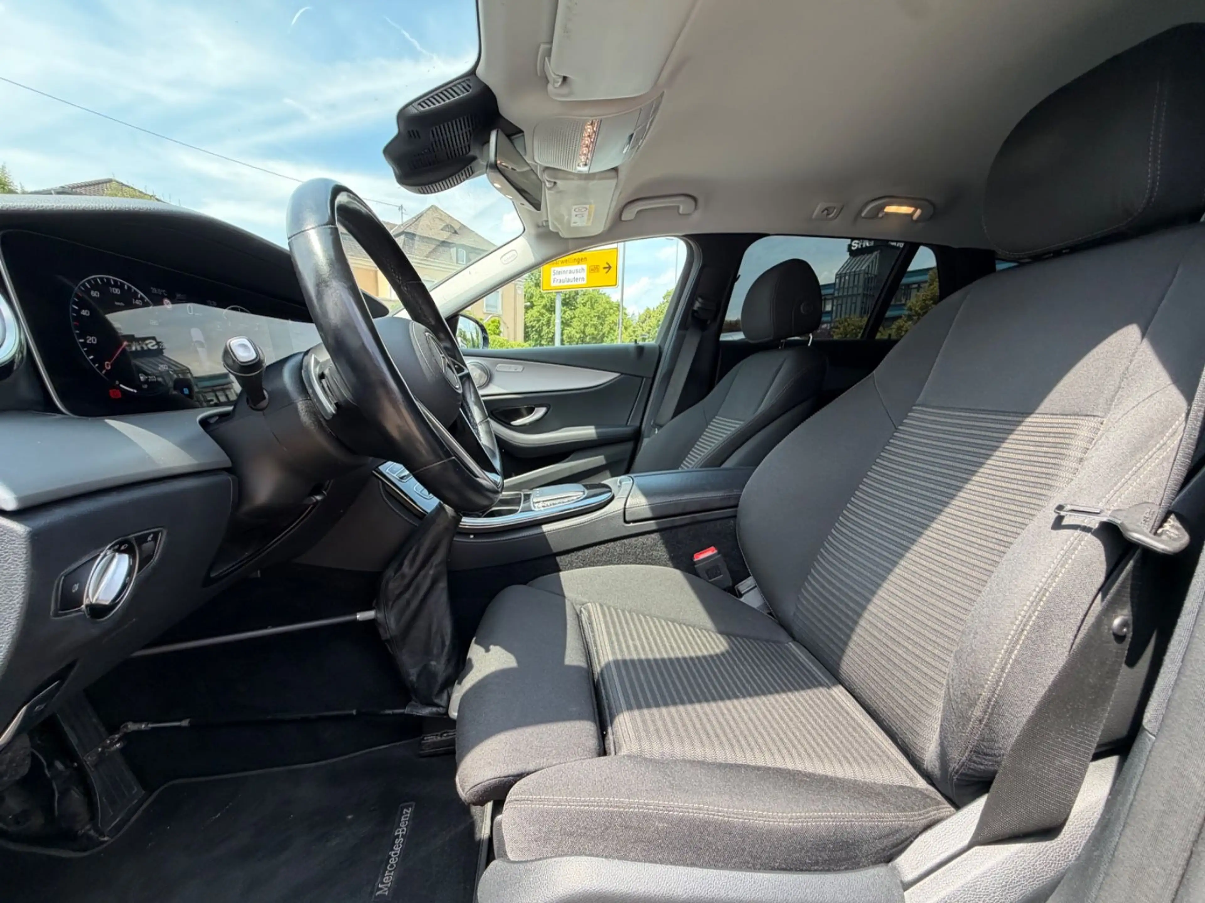 Mercedes-Benz E 400 E T-Modell E 400 d 4Matic — photo 10