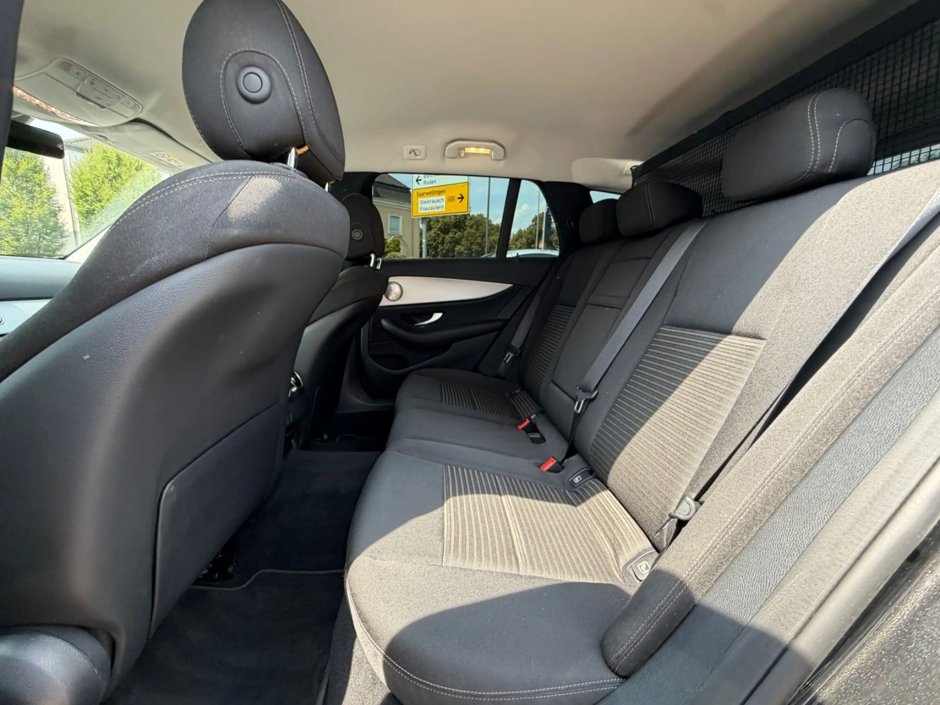 Mercedes-Benz E 400 E T-Modell E 400 d 4Matic — photo 14