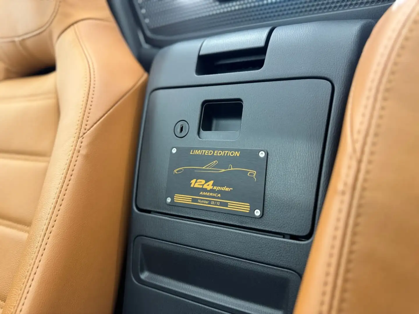 Fiat 124 Spider 1.4 Multiair America Marrón - 2