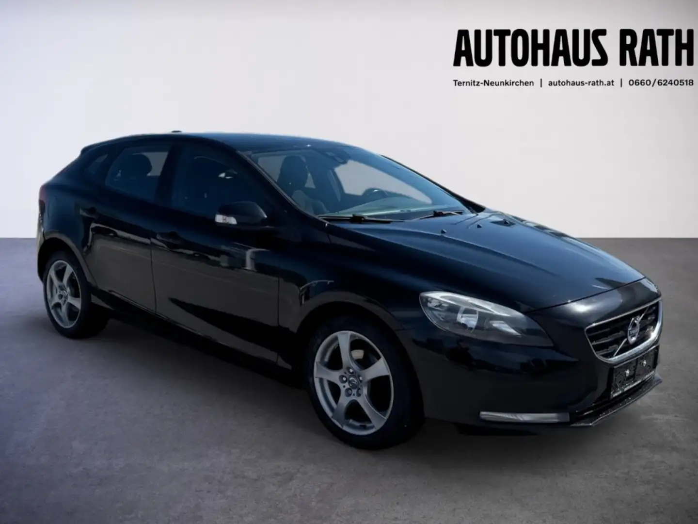 Volvo V40 D2 Basis Schwarz - 2