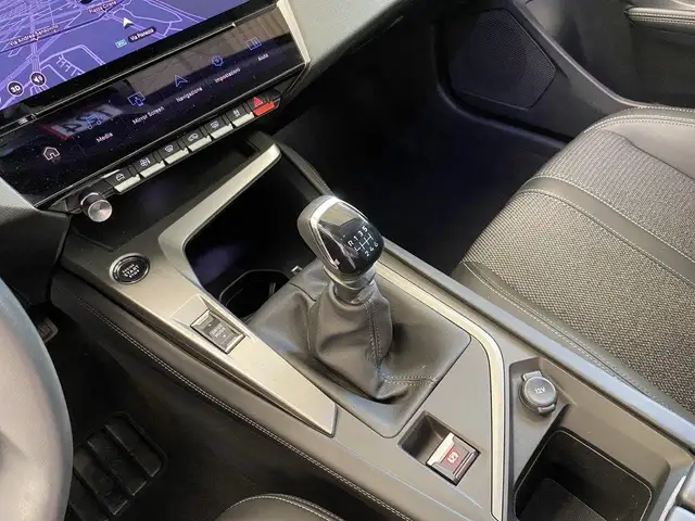 Peugeot 308 view 11