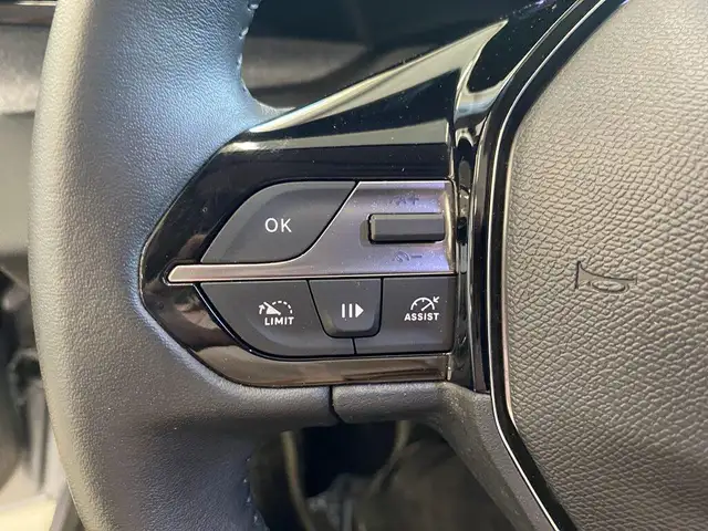 Peugeot 308 view 12