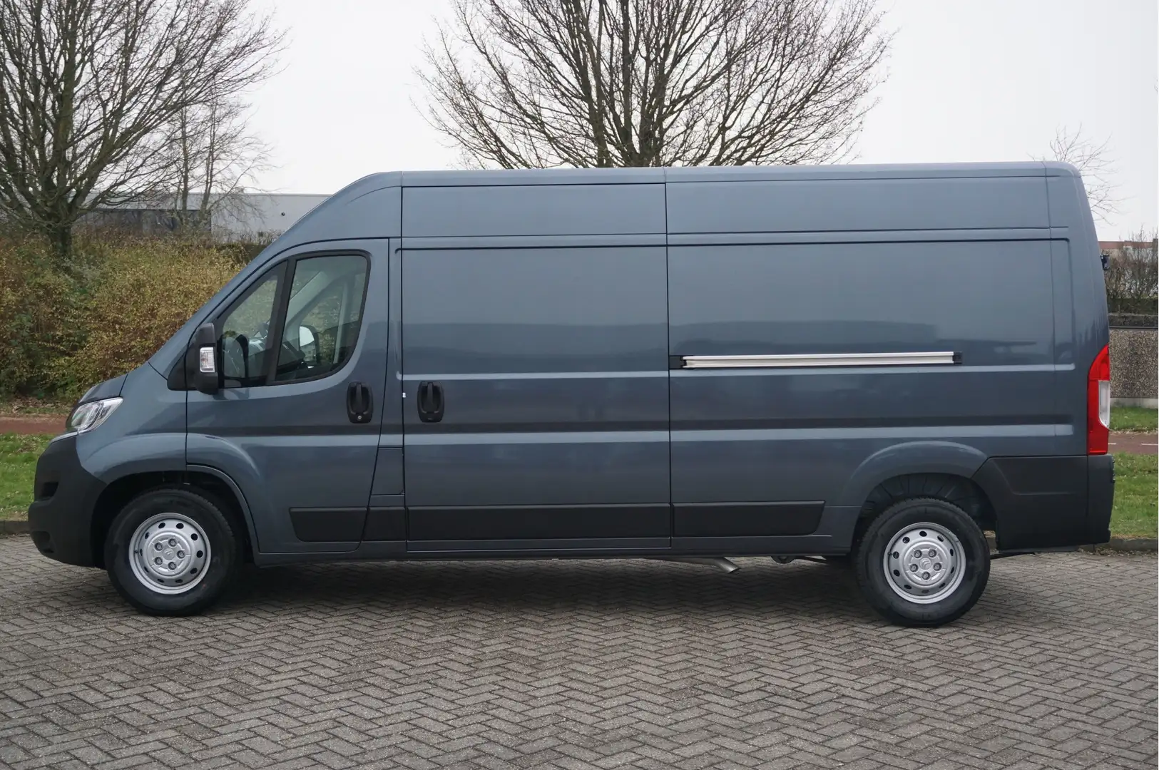 Citroen Jumper 35 2.2 140PK L3H2 BPM VRIJ!! Climate, Navi, Camera Grau - 2