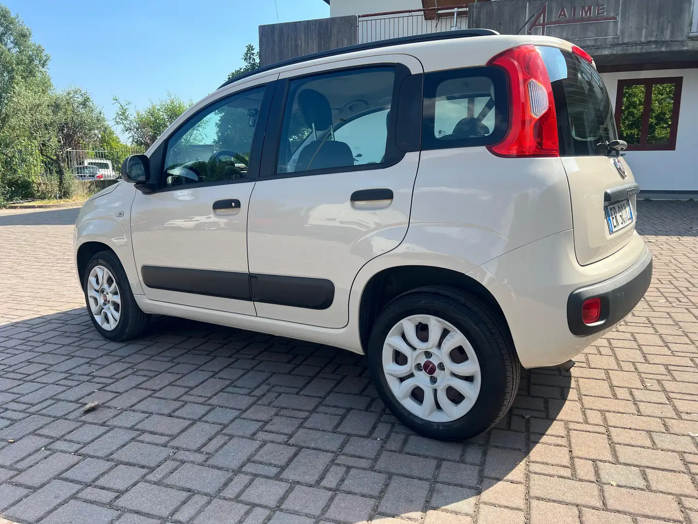 Fiat Panda Panda III 2012 0.9 t.air t.naturalpower Lounge80cv Beige - 2