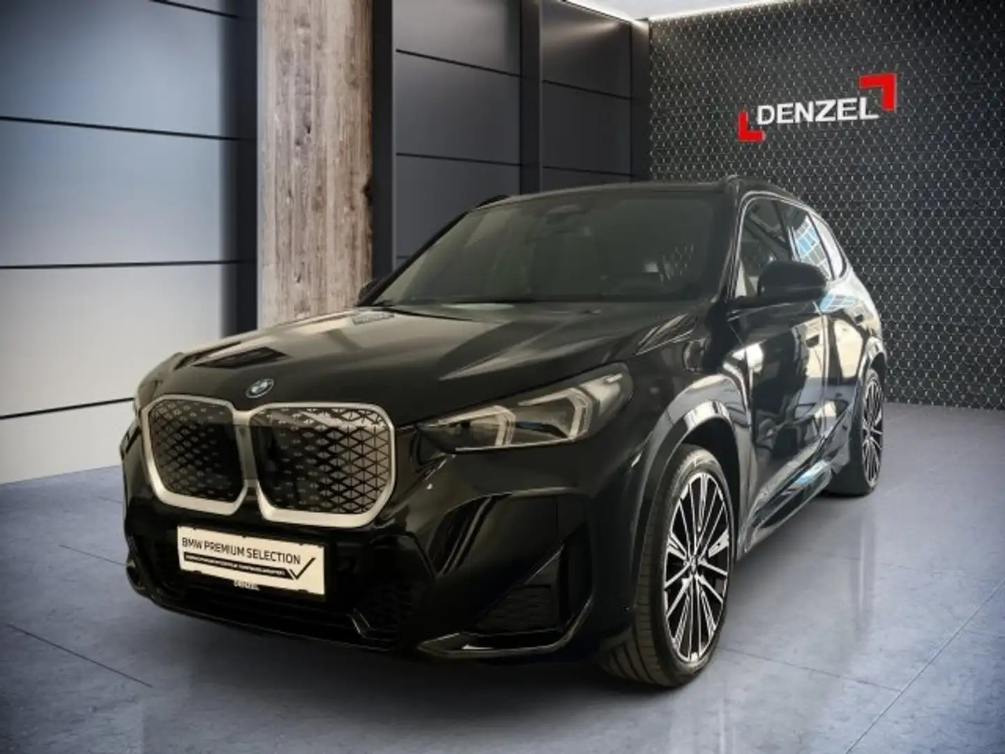 BMW iX1 eDrive20 U11 HB0 Schwarz - 2