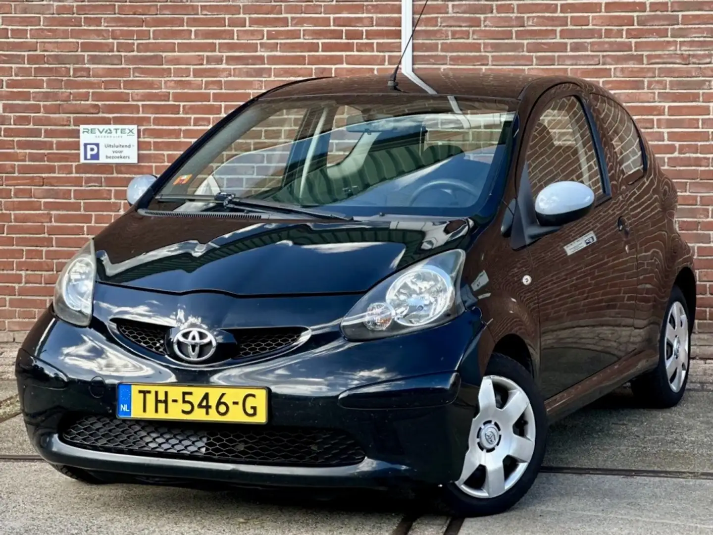 Toyota Aygo 1.0-12V Schwarz - 1