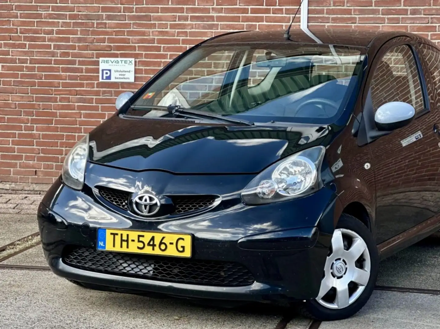 Toyota Aygo 1.0-12V Schwarz - 2