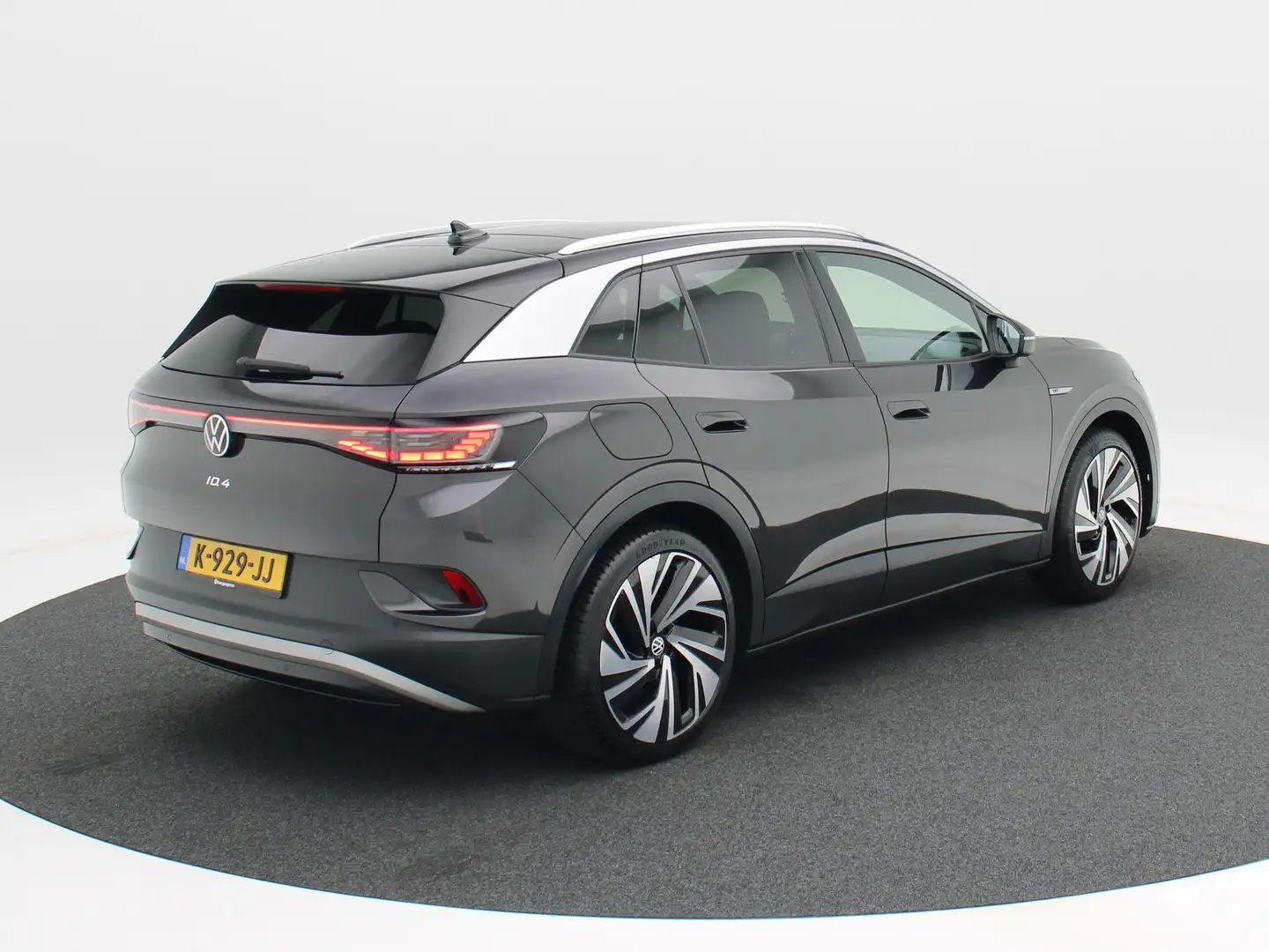 Volkswagen ID.4 First Max 77 kWh 205 Pk Automaat | Panoramadak | 3 Grijs - 2