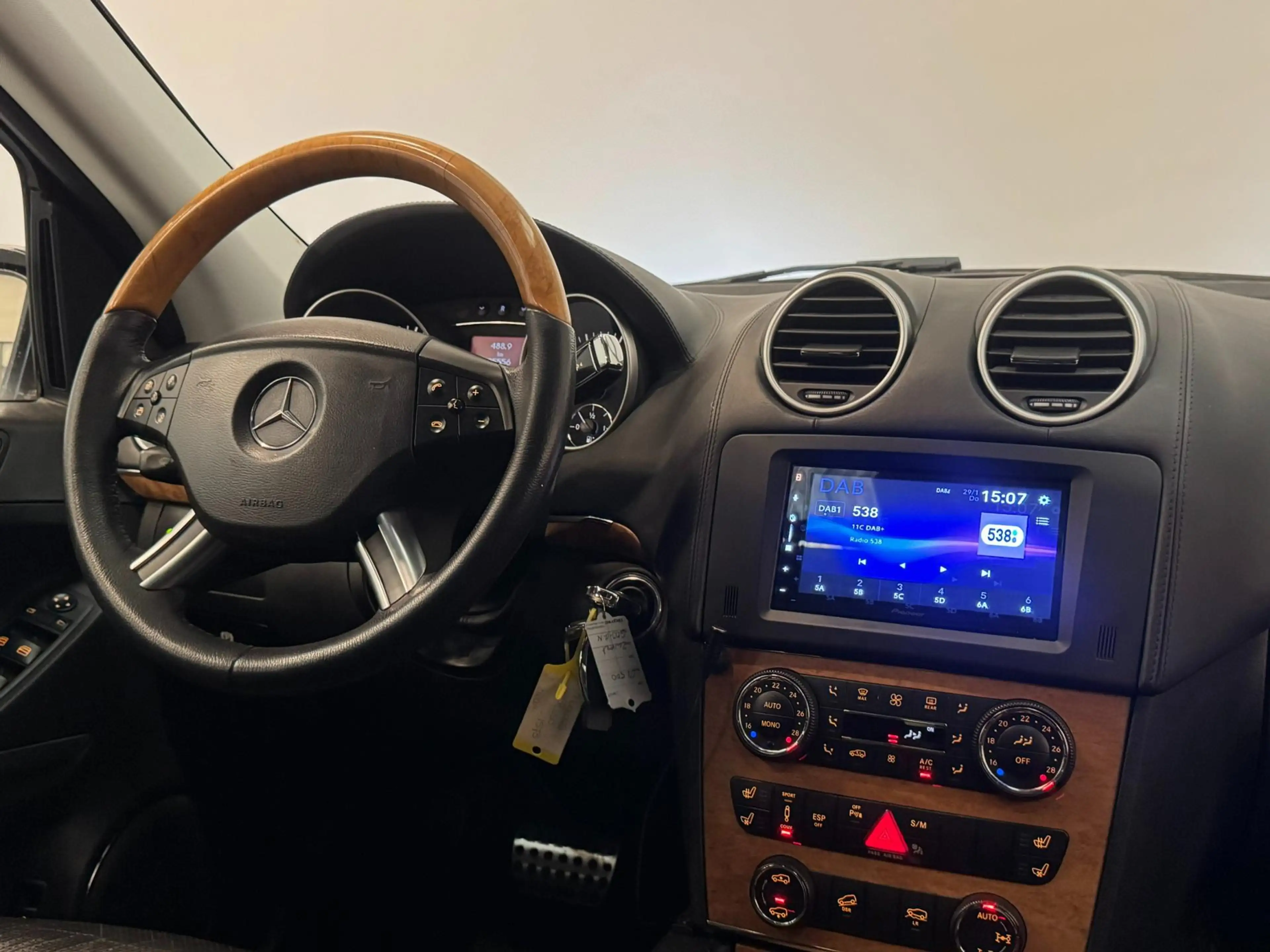 Mercedes-Benz GL 500 7-pers / Pano / BTW / Harman / Memory — photo 10
