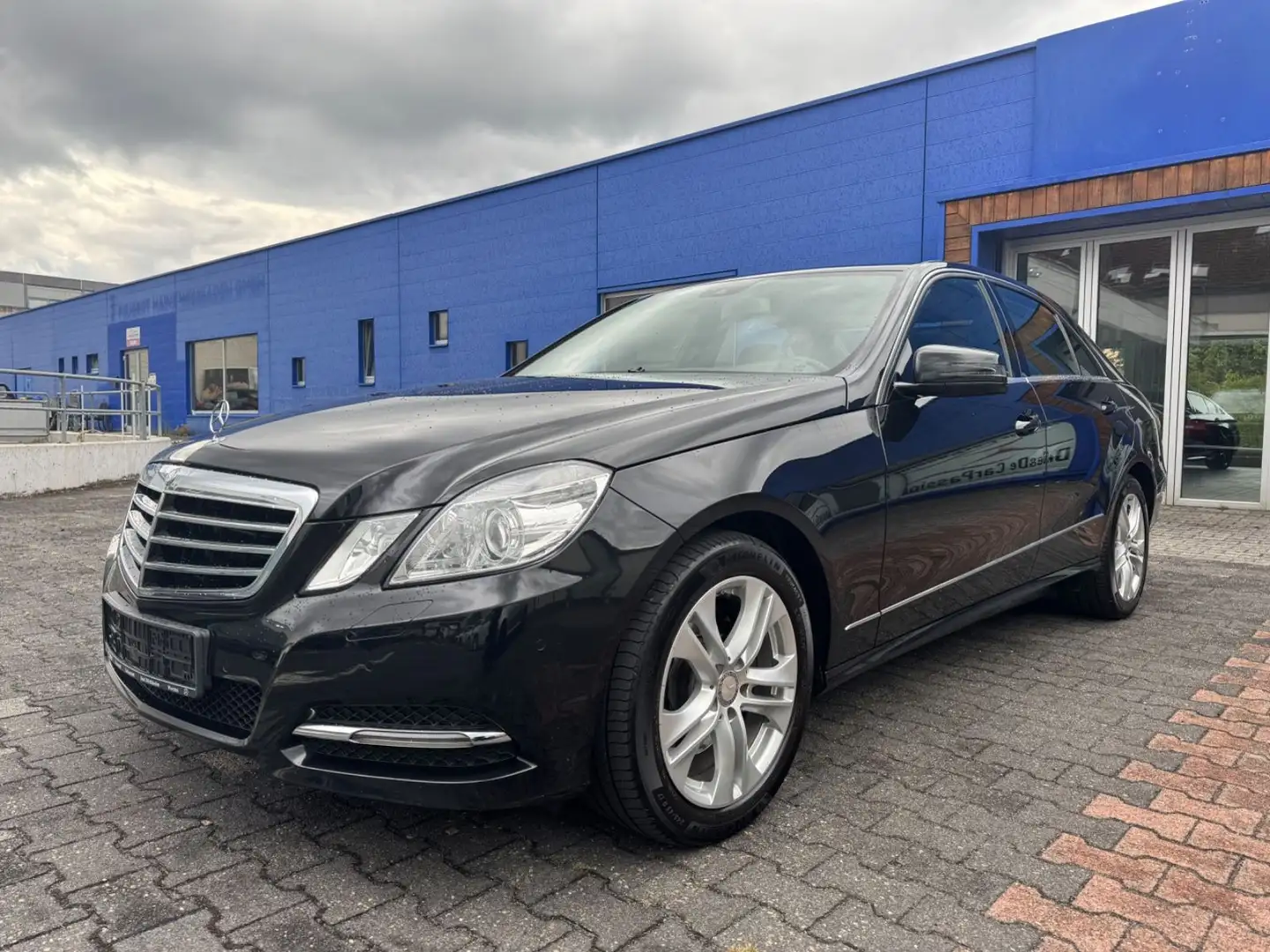 Mercedes-Benz E 350 BlueTec*Avantgarde*MEGA AUSSTATTUNG* Noir - 2