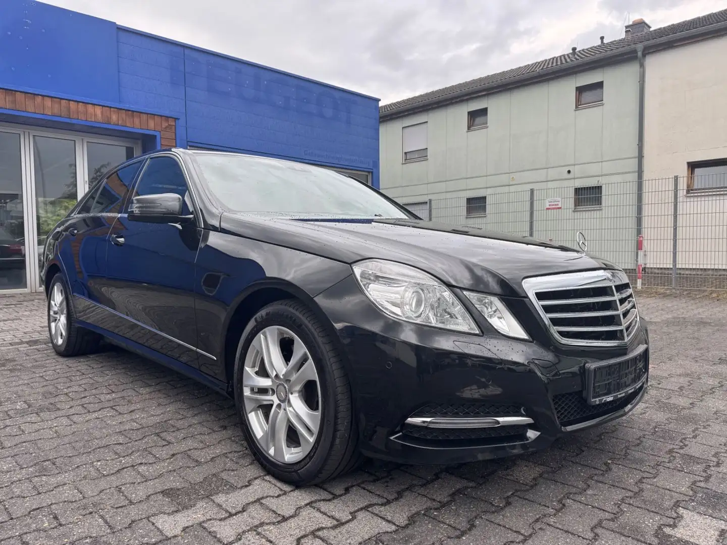 Mercedes-Benz E 350 BlueTec*Avantgarde*MEGA AUSSTATTUNG* Noir - 1