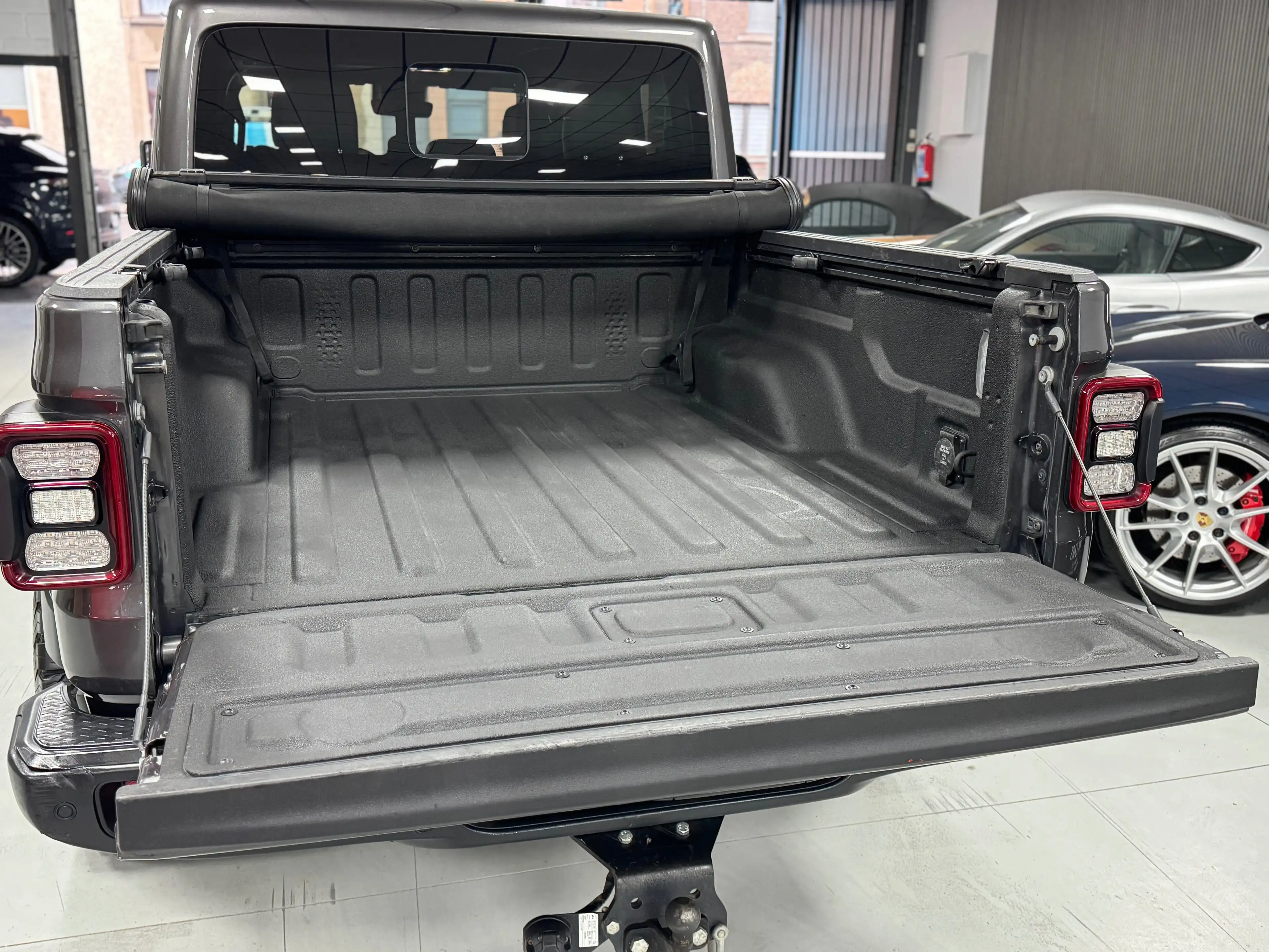 Jeep Gladiator 3.0 Tdi 4WD Overland Utilitaire 5 Places Full Opt. — photo 15