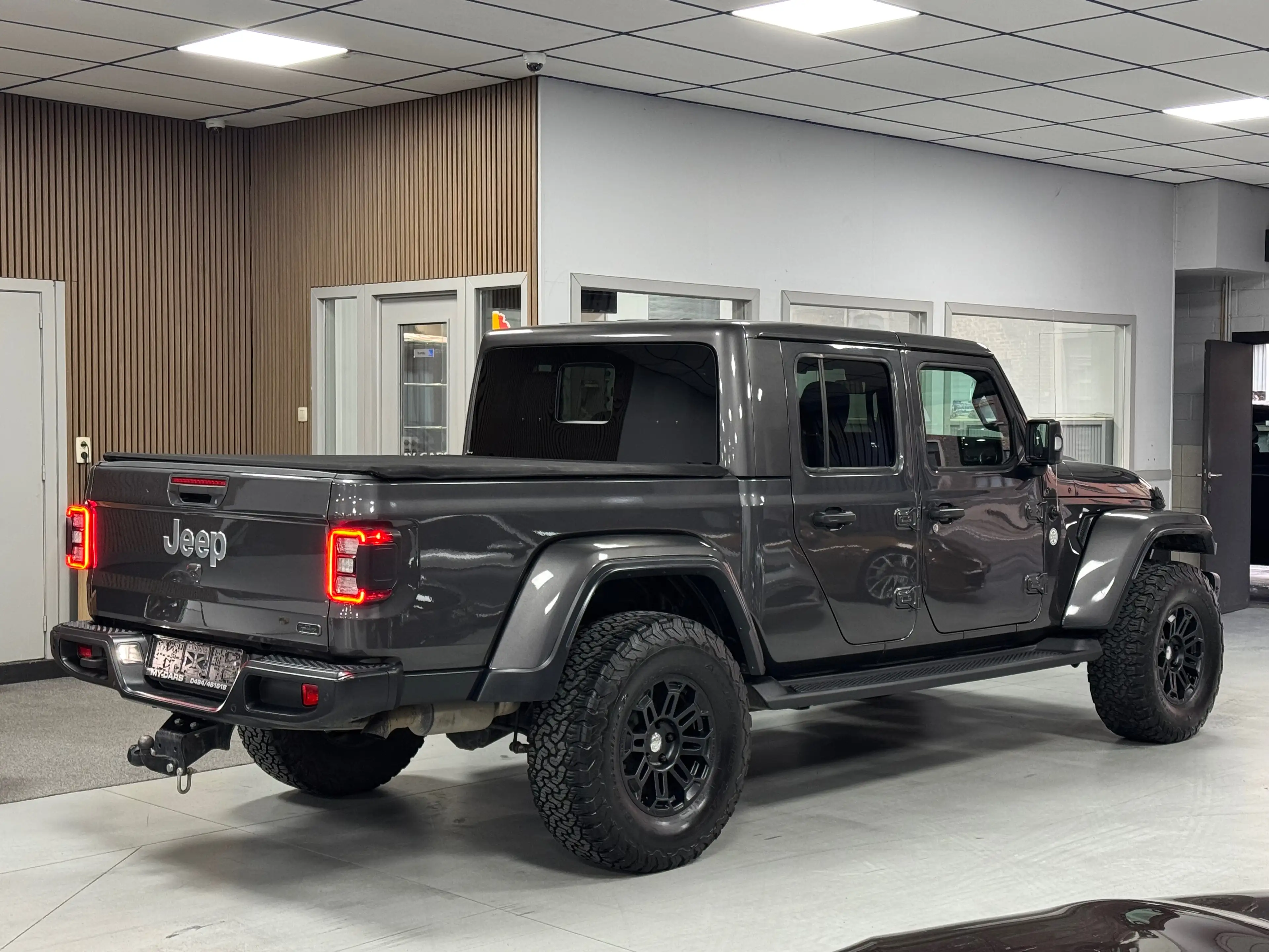 Jeep Gladiator 3.0 Tdi 4WD Overland Utilitaire 5 Places Full Opt. — photo 2
