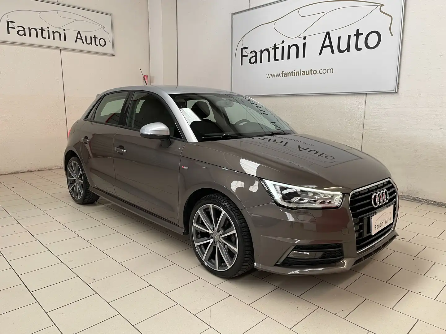 Audi A1 Spb Admired S Line 1.4 TDI s-tronic-LEGGI SOTTO Grijs - 1
