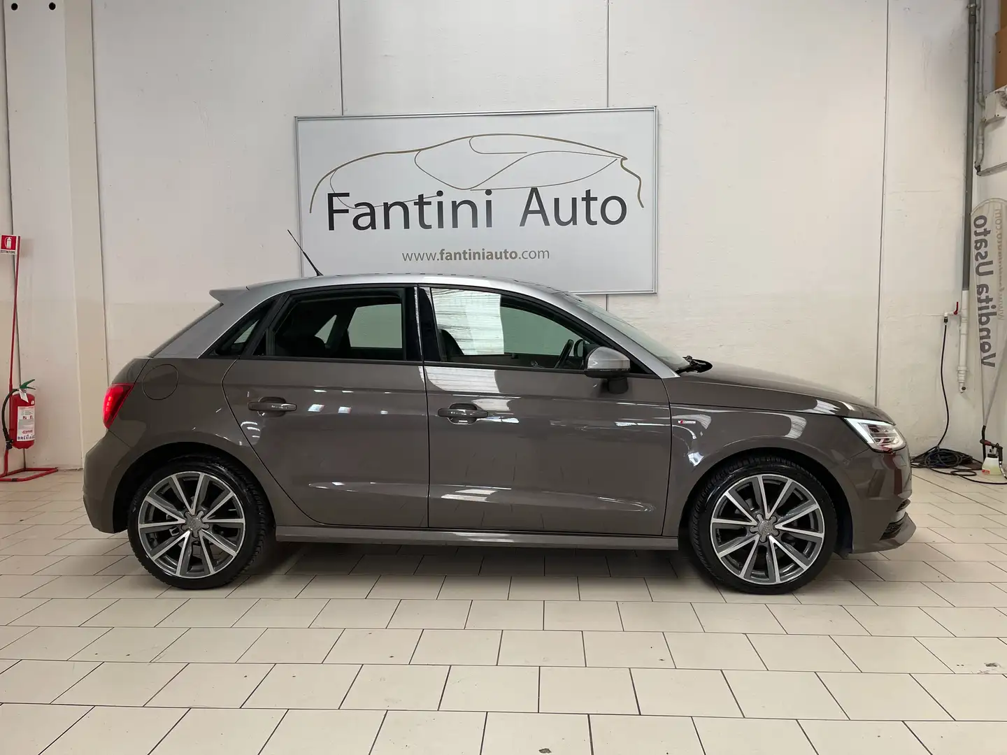 Audi A1 Spb Admired S Line 1.4 TDI s-tronic-LEGGI SOTTO Grijs - 2