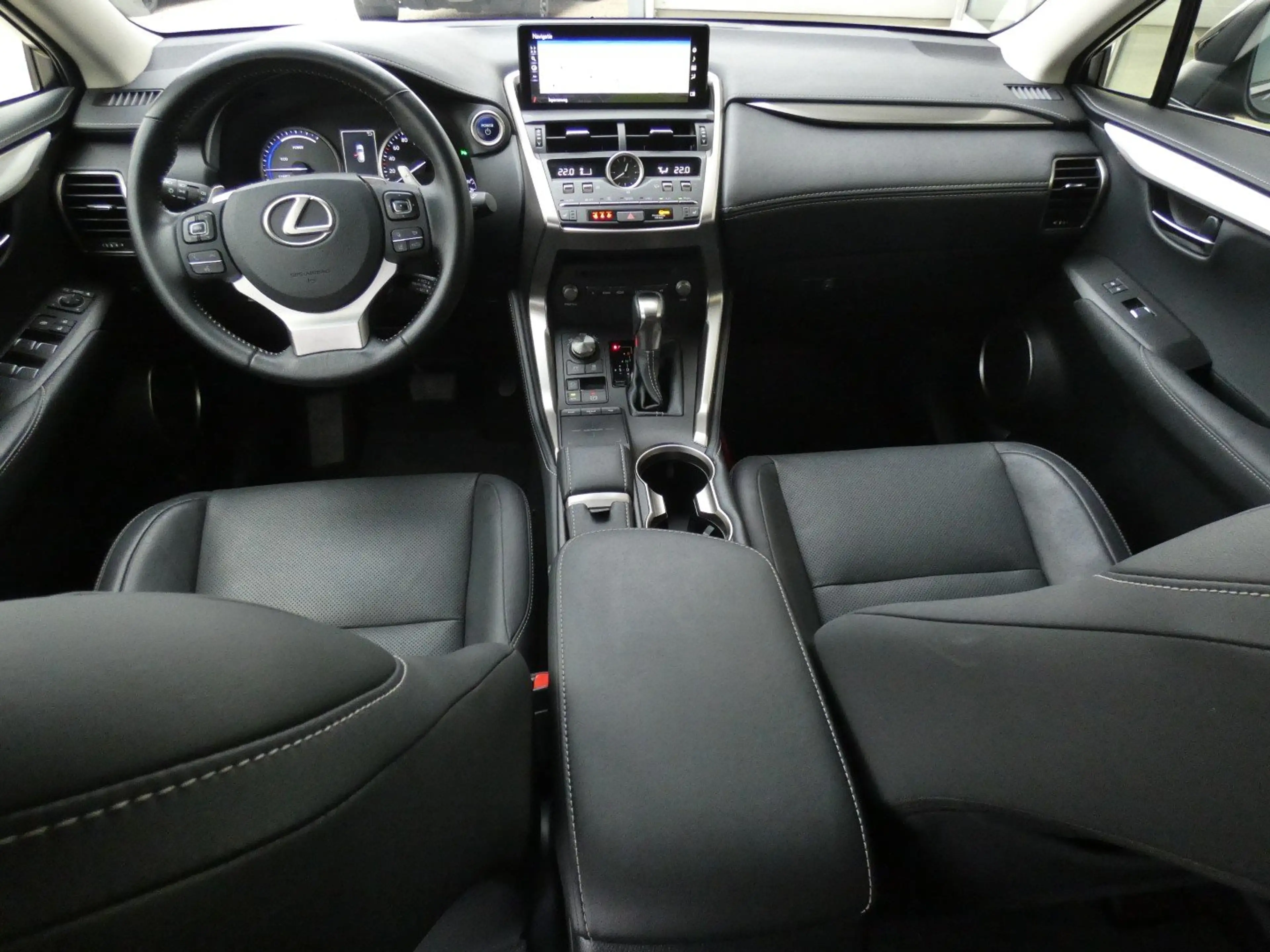Lexus NX 300h Hybrid AWD Executive Line +LEDER +TREKHAAK — photo 8