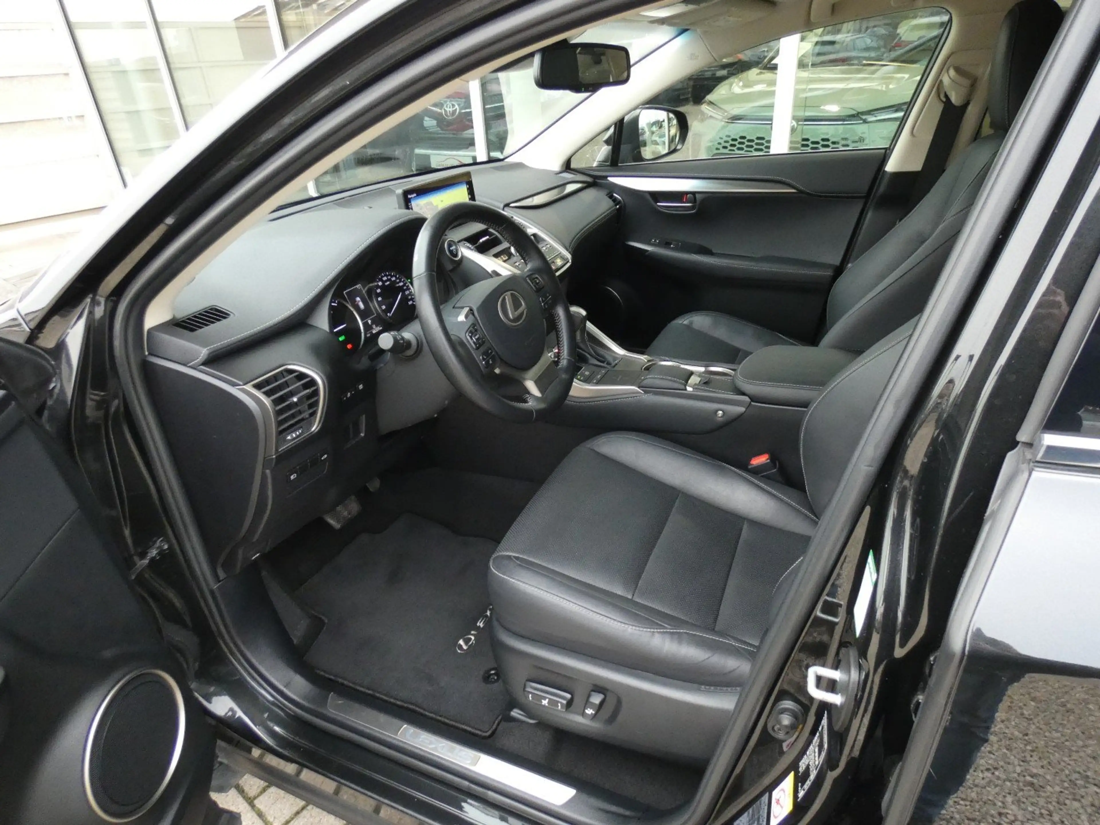 Lexus NX 300h Hybrid AWD Executive Line +LEDER +TREKHAAK — photo 10
