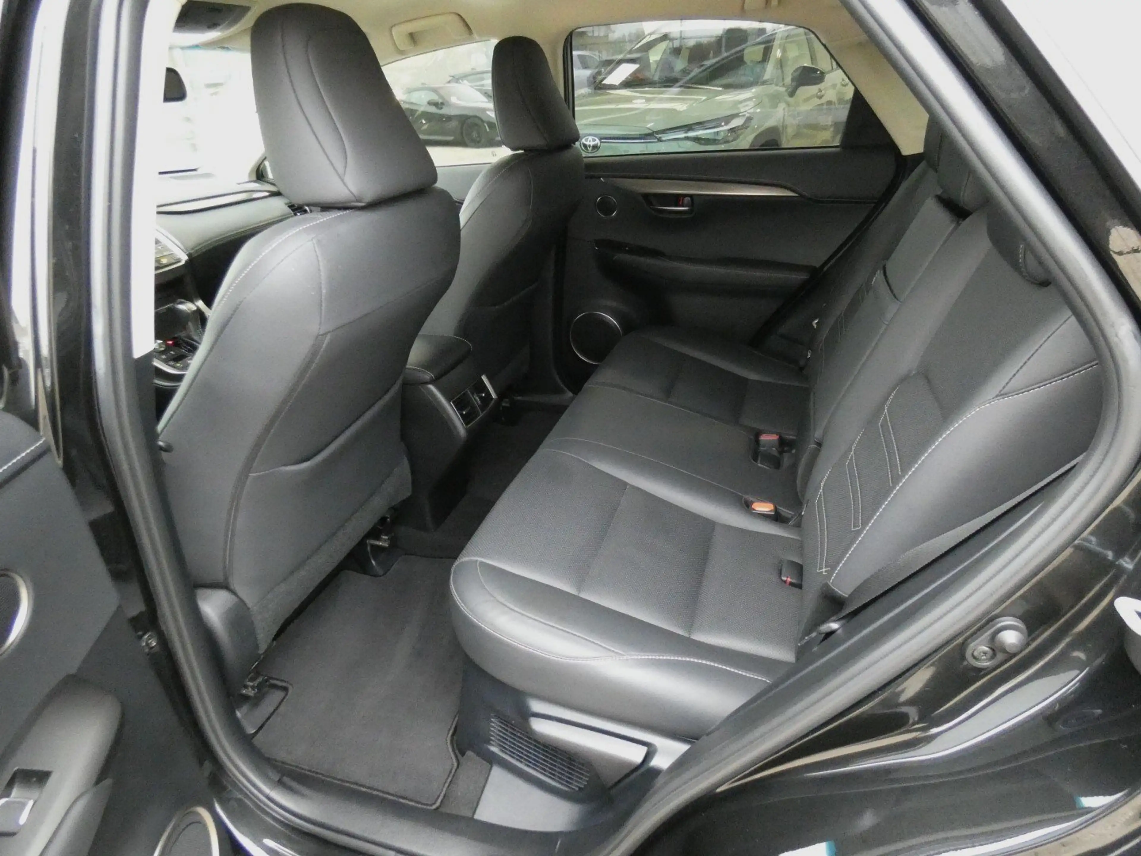 Lexus NX 300h Hybrid AWD Executive Line +LEDER +TREKHAAK — photo 9