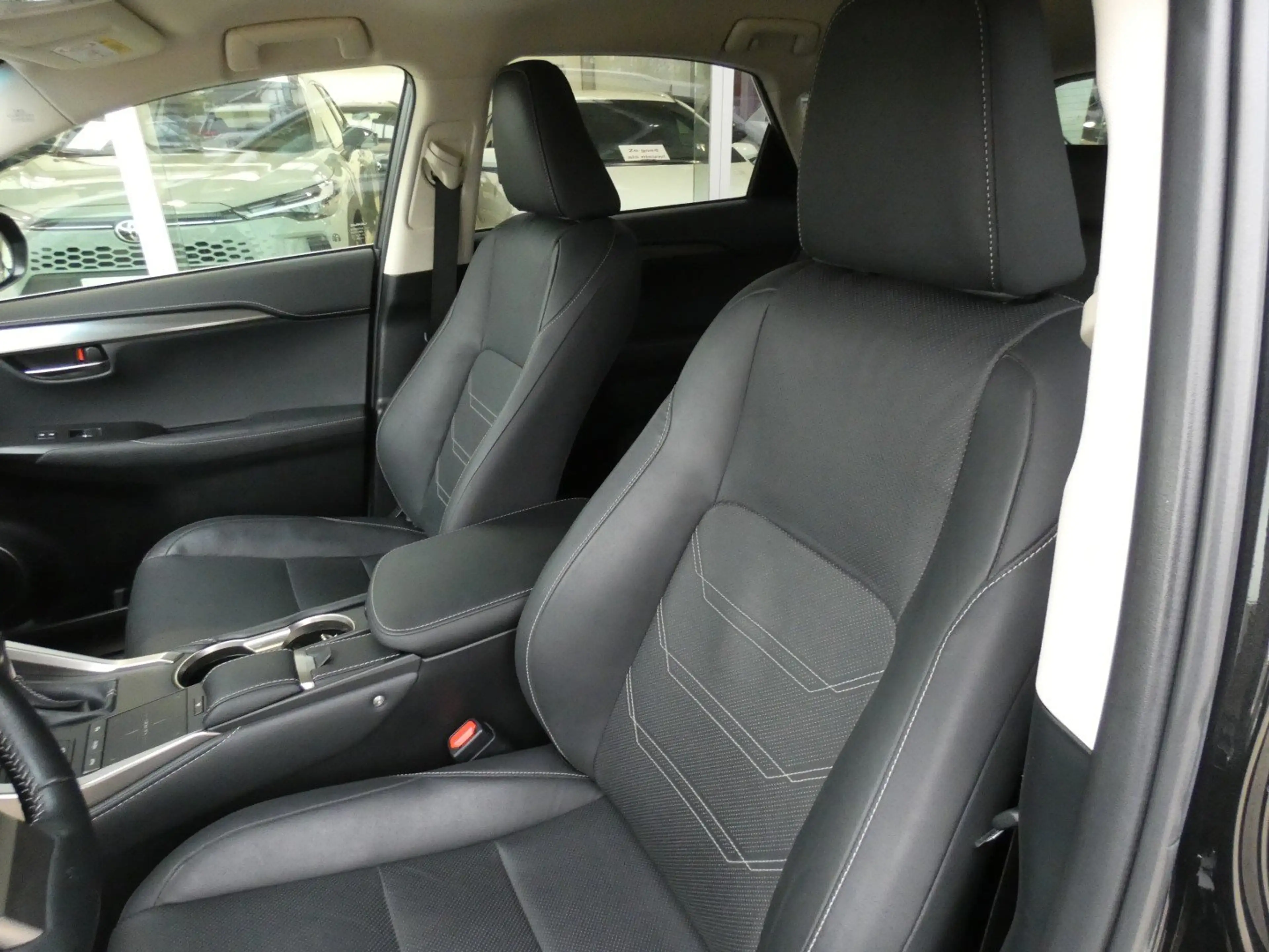 Lexus NX 300h Hybrid AWD Executive Line +LEDER +TREKHAAK — photo 11